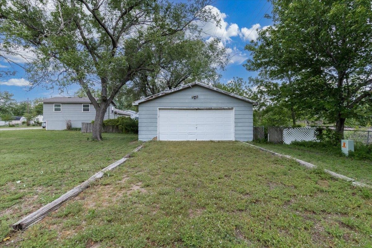 400 N Hickory Valley Center KS 67147