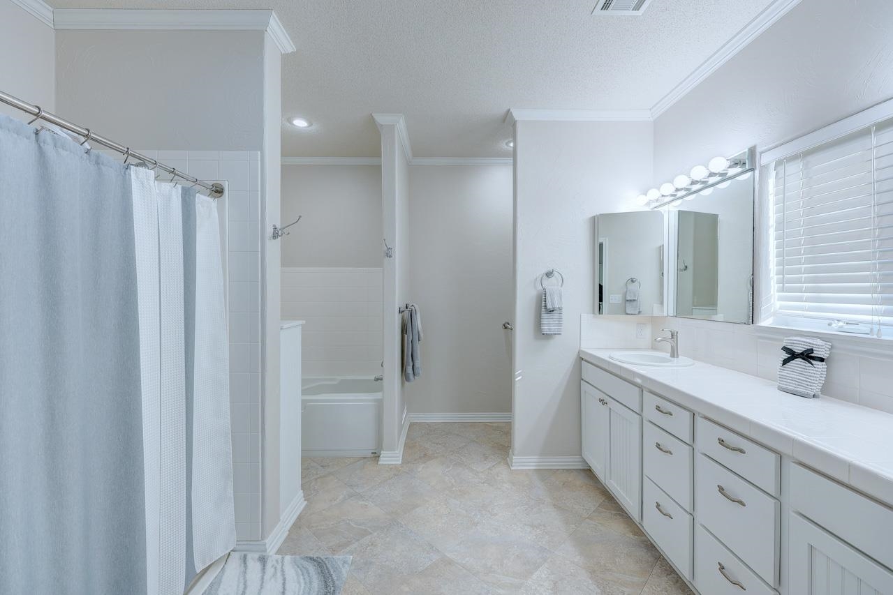 1923 Eastridge Drive Arkansas City KS 67005