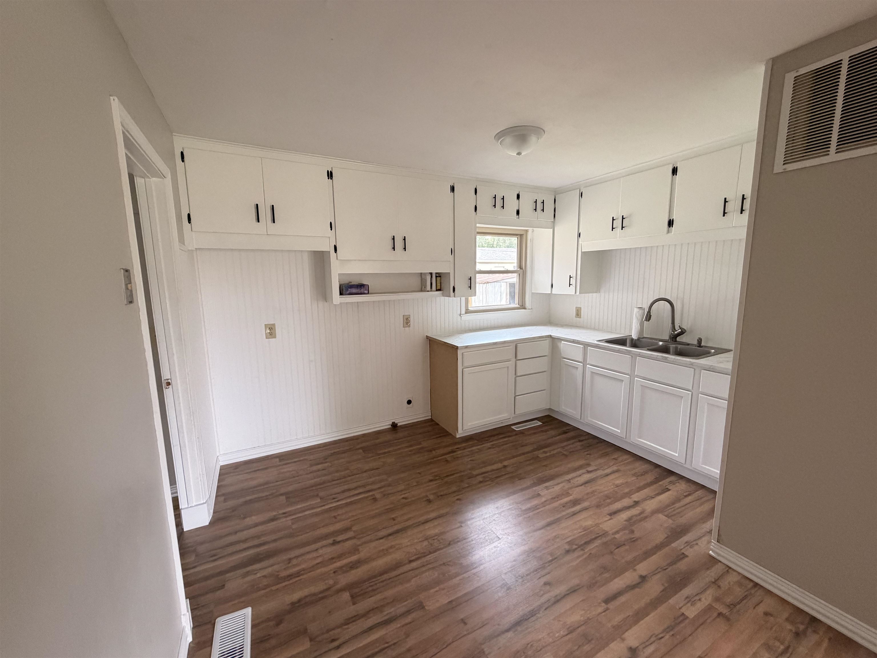 806 N 10th Arkansas City KS 67005