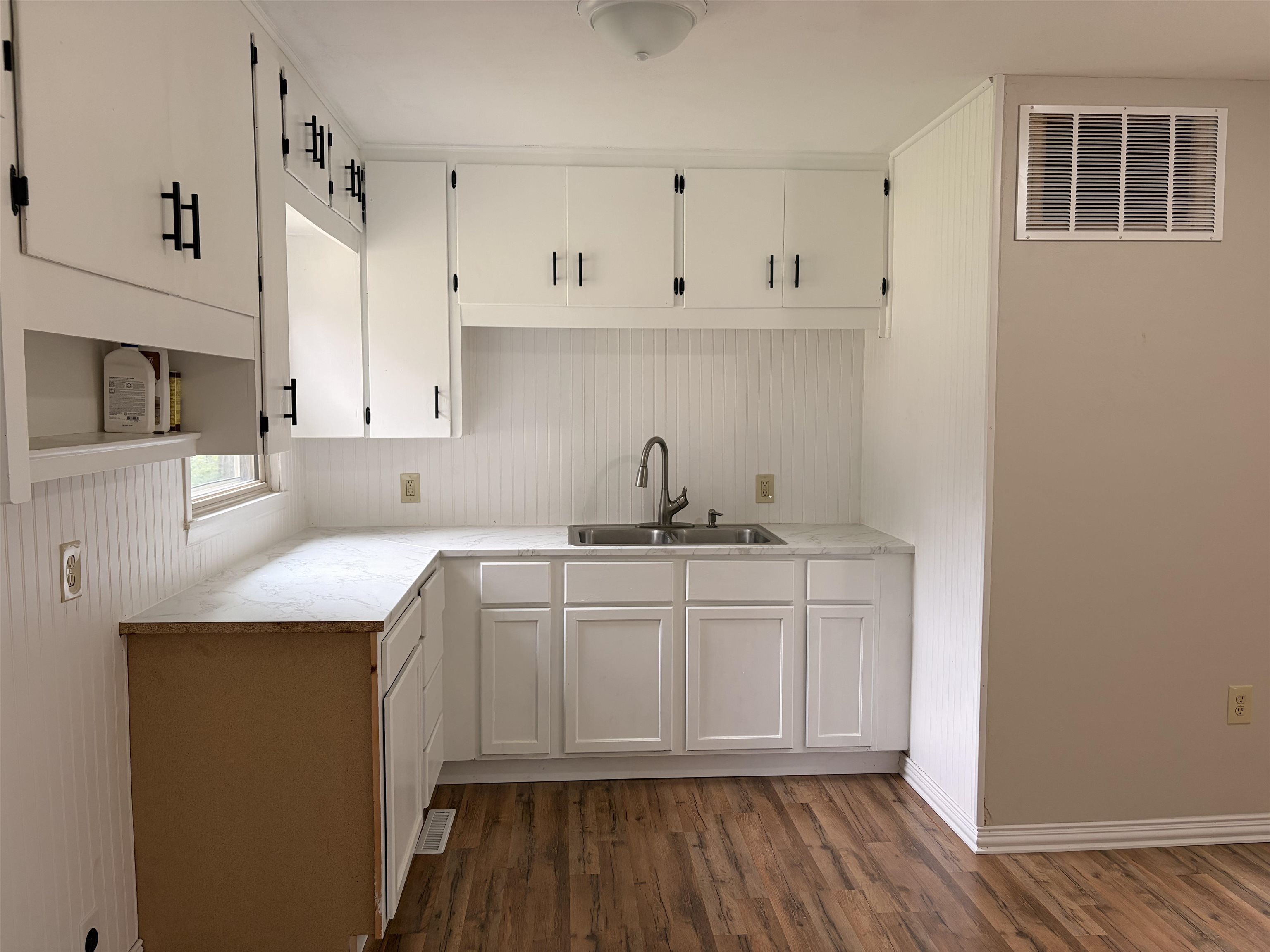 806 N 10th Arkansas City KS 67005