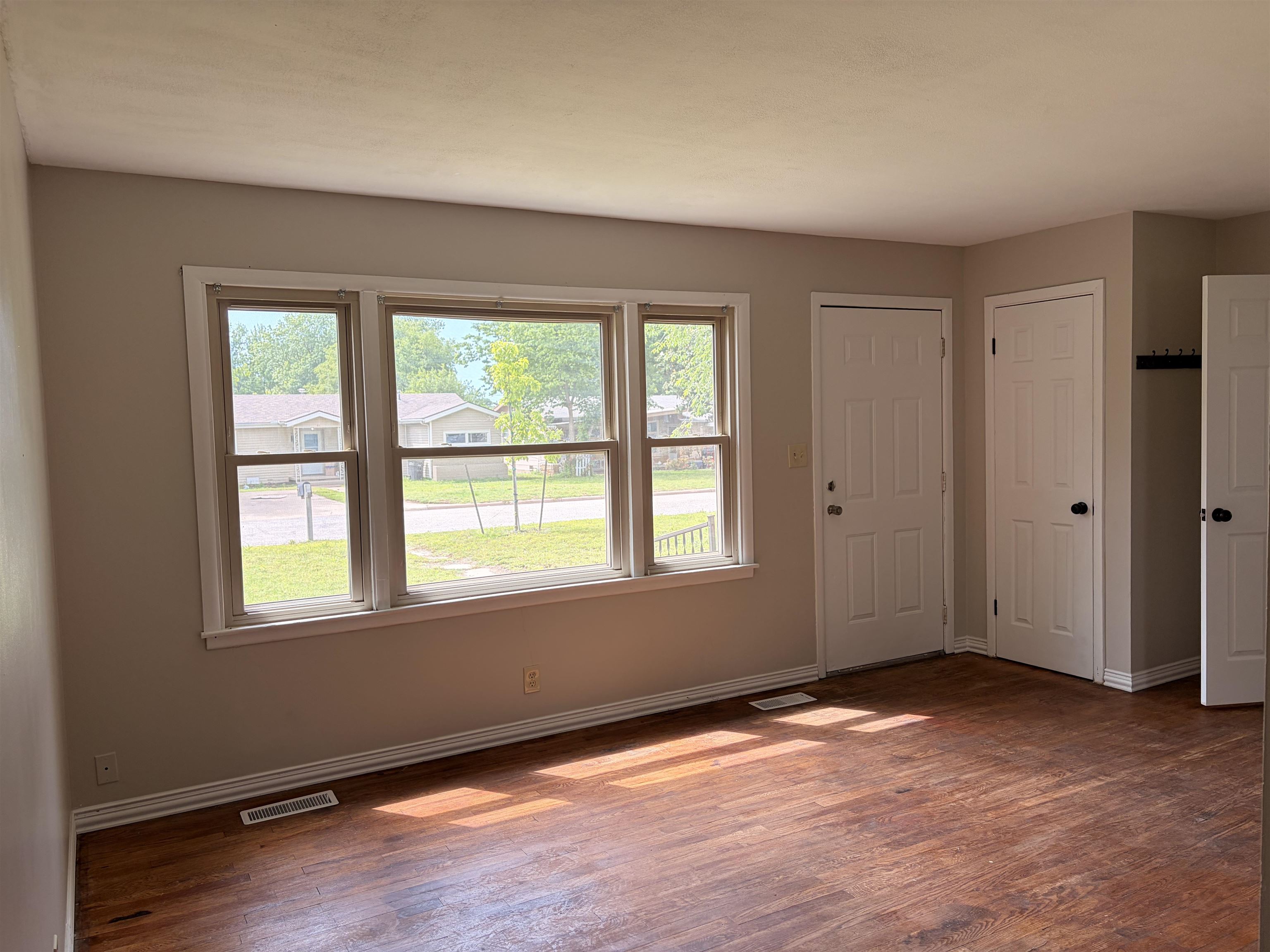 806 N 10th Arkansas City KS 67005
