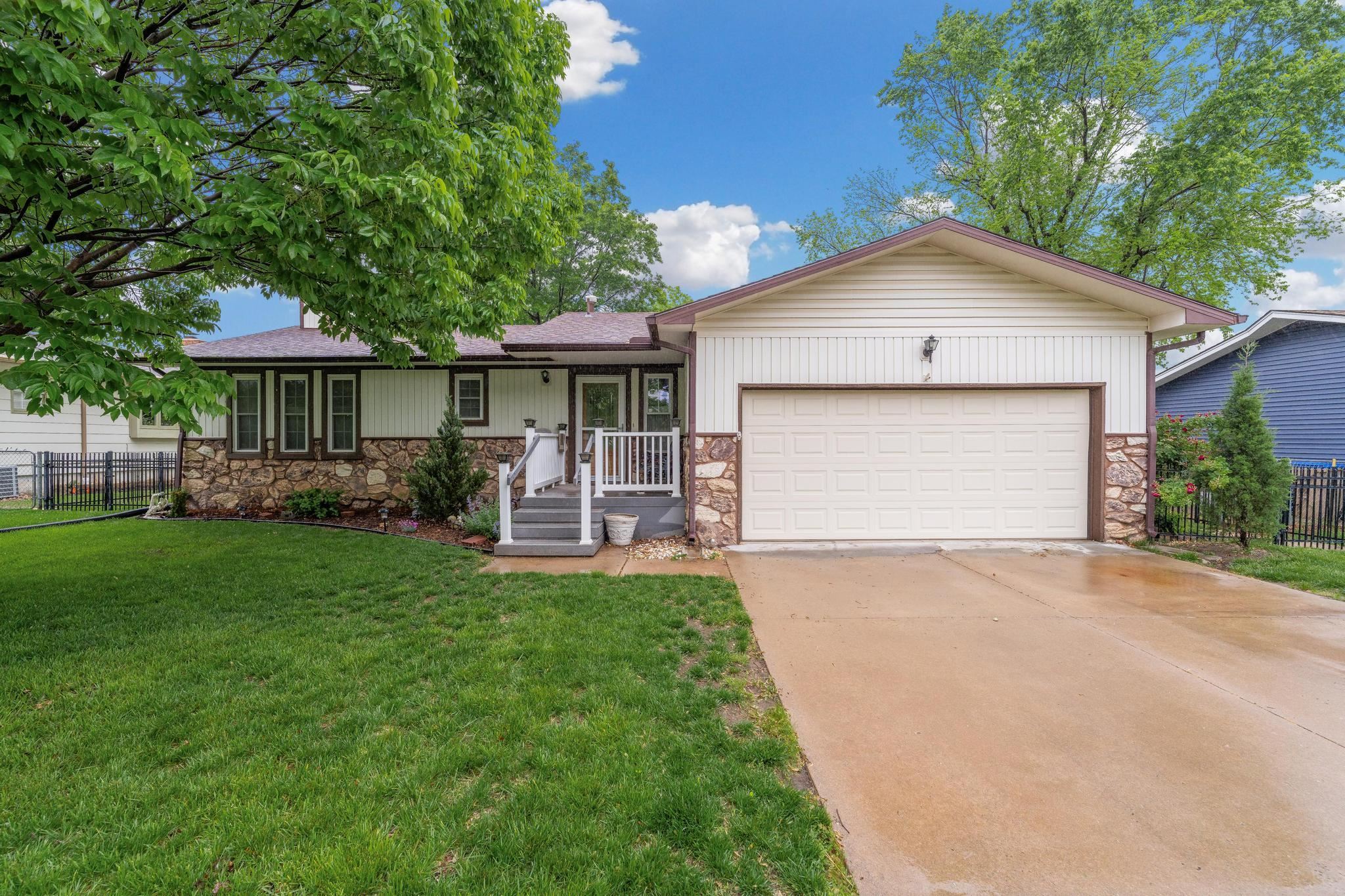 4008 N Edgemoor Street Bel Aire KS 67220