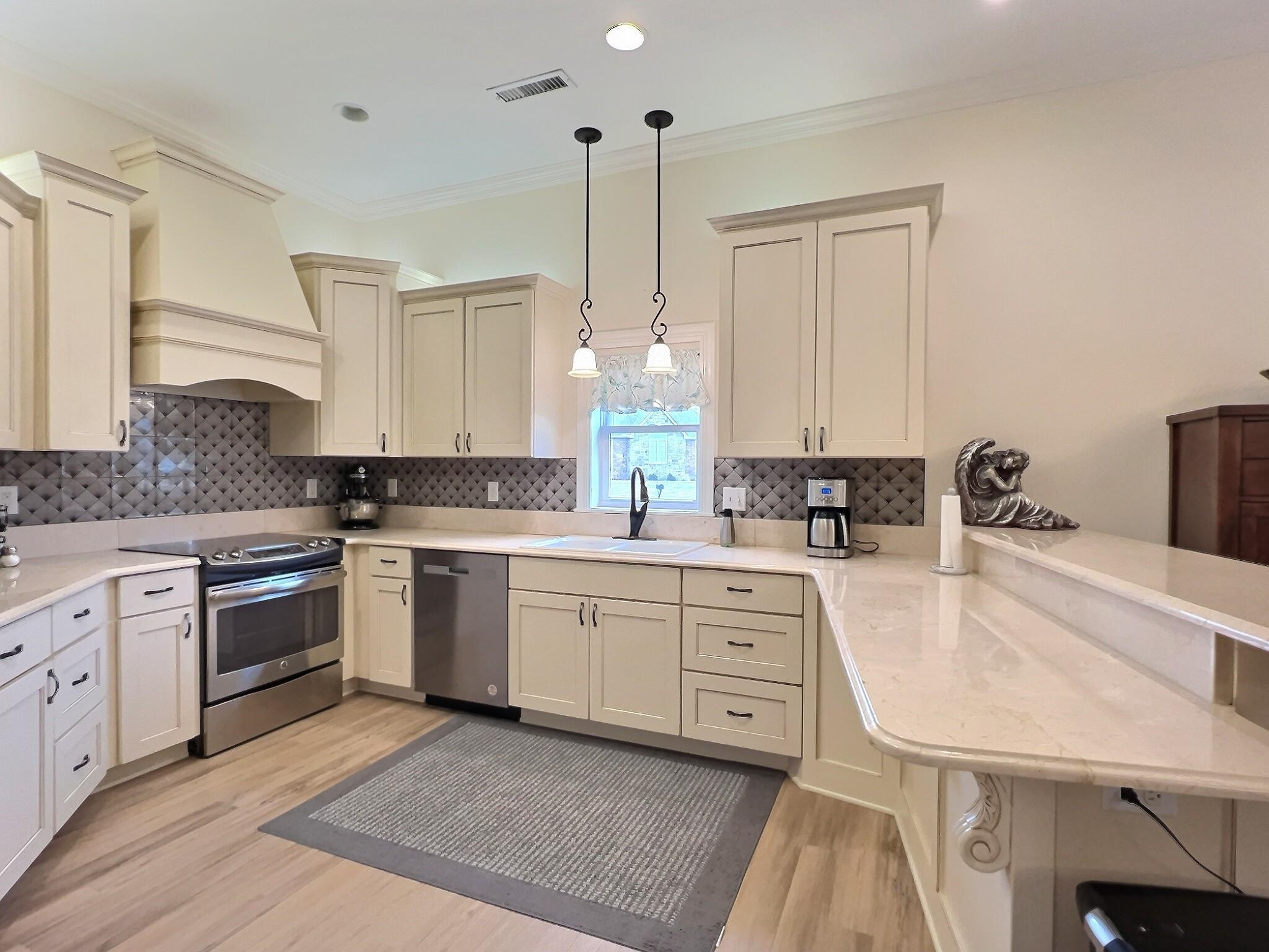 5095 N Remington Street Bel Aire KS 67226