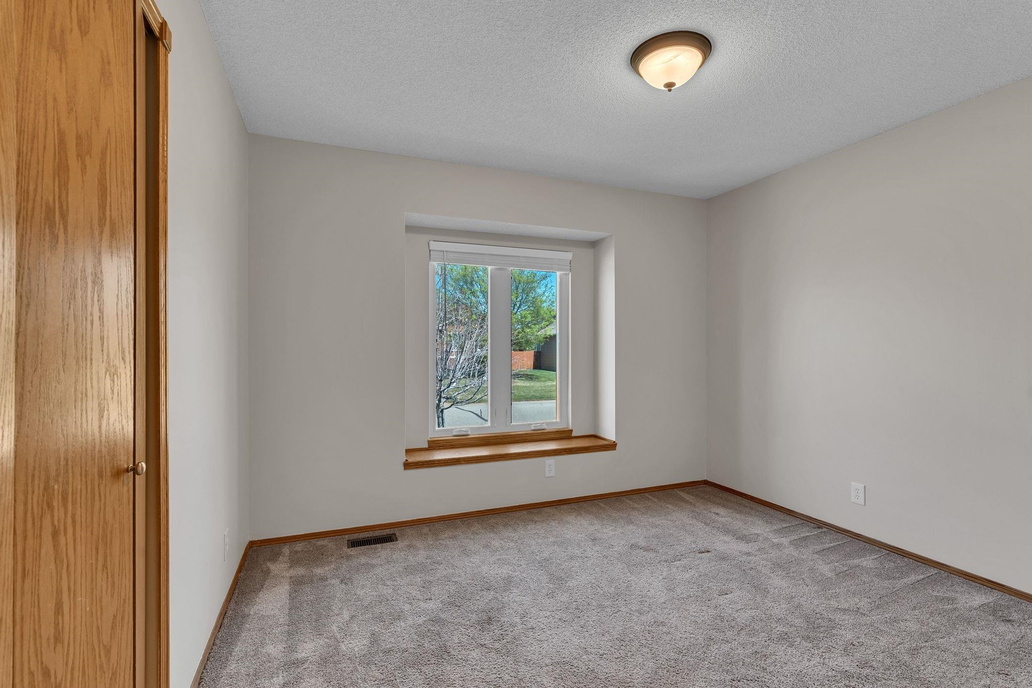 3225 S Bluelake Court Wichita KS 67215-1022