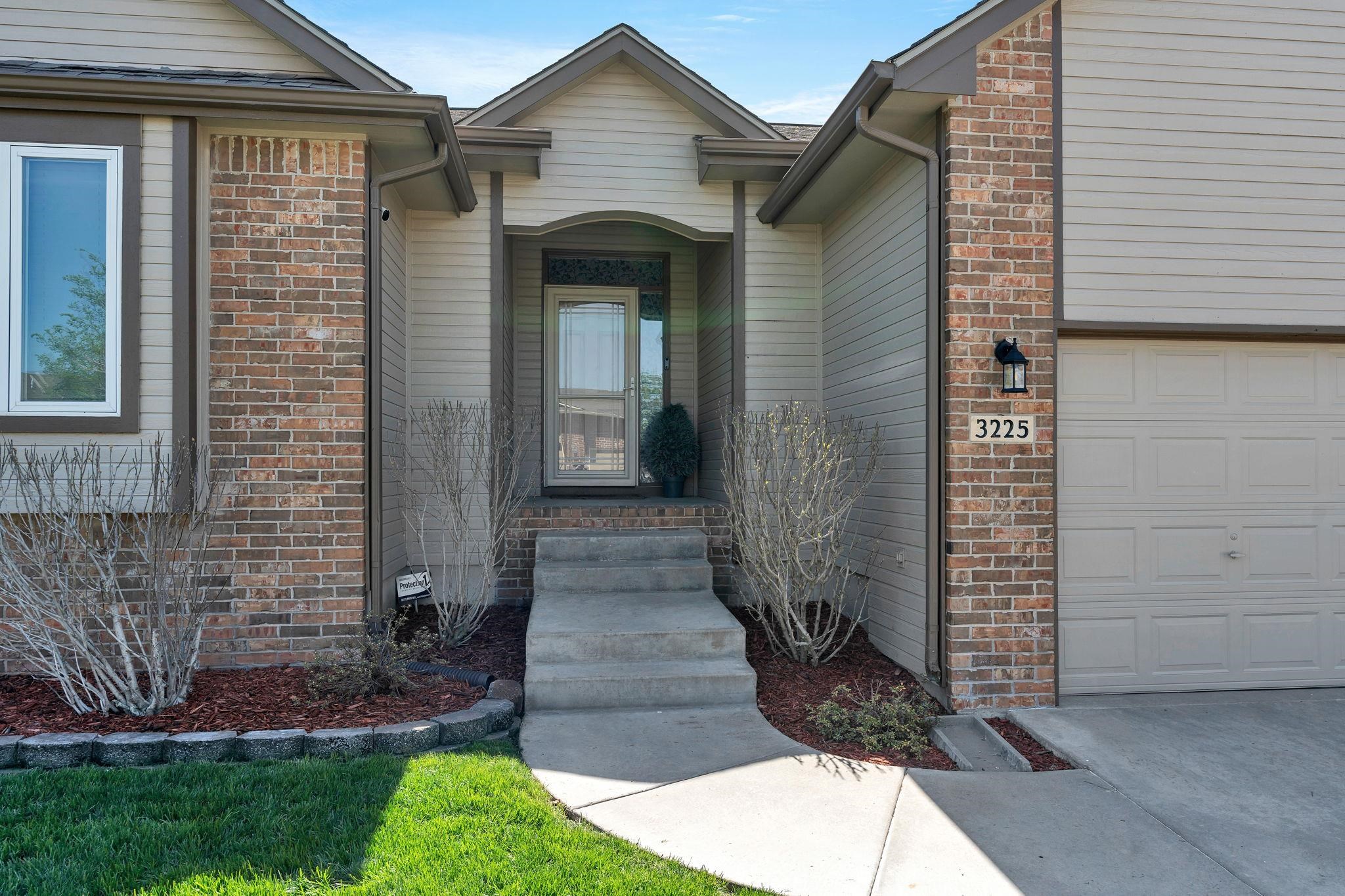 3225 S Bluelake Court Wichita KS 67215-1022