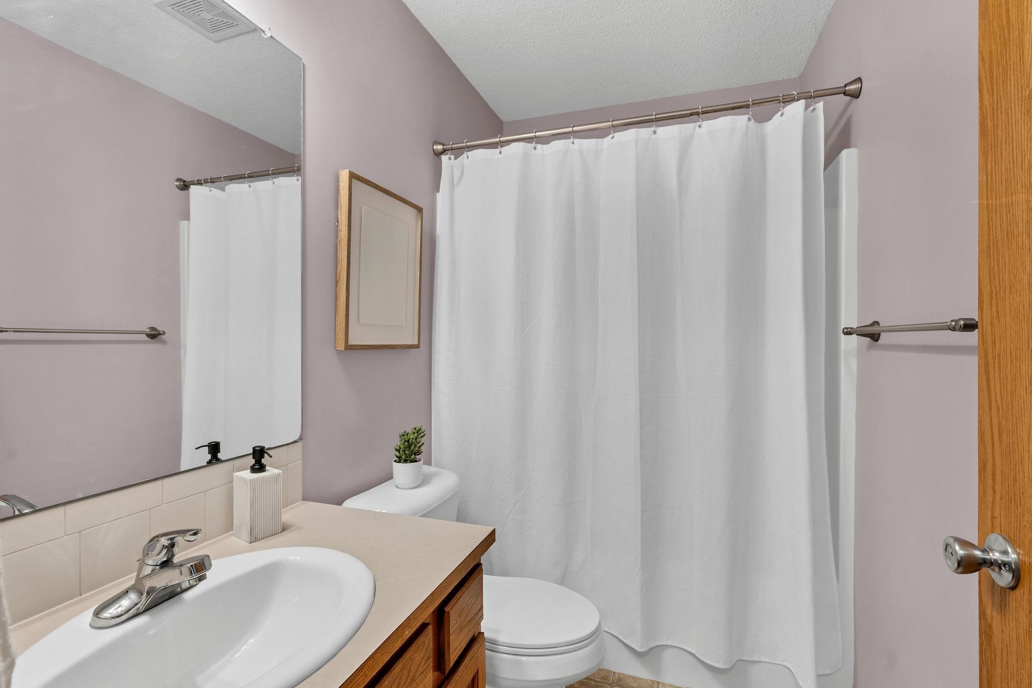3225 S Bluelake Court Wichita KS 67215-1022