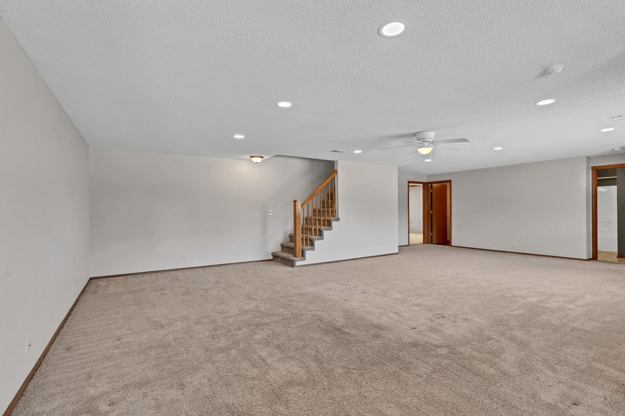 3225 S Bluelake Court Wichita KS 67215-1022