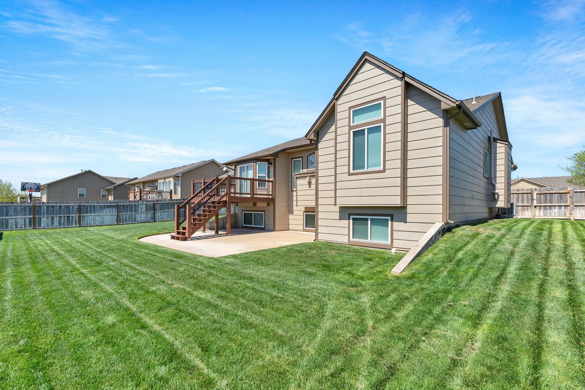 3225 S Bluelake Court Wichita KS 67215-1022