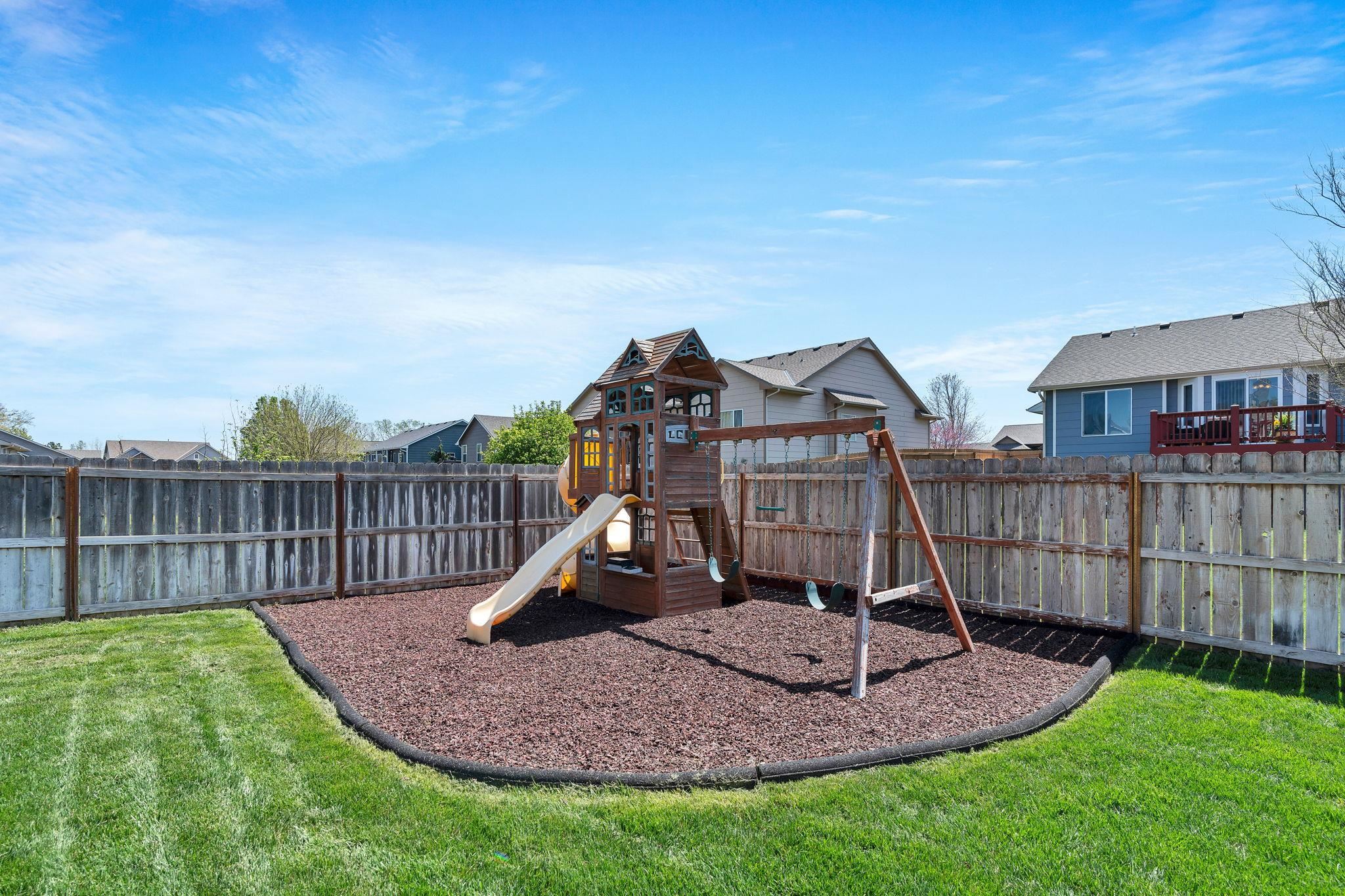 3225 S Bluelake Court Wichita KS 67215-1022