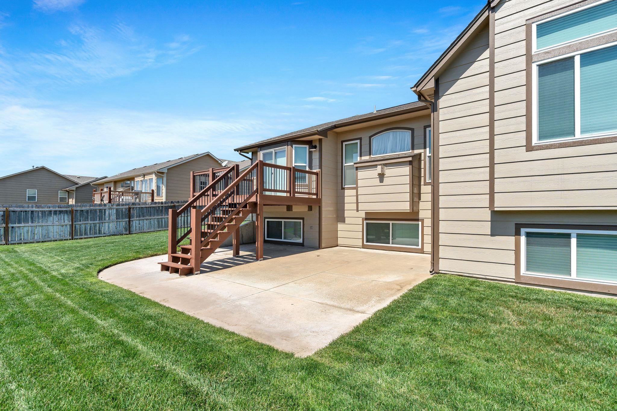 3225 S Bluelake Court Wichita KS 67215-1022