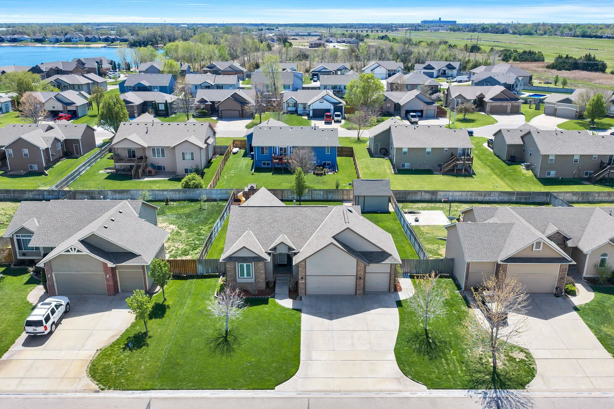 3225 S Bluelake Court Wichita KS 67215-1022