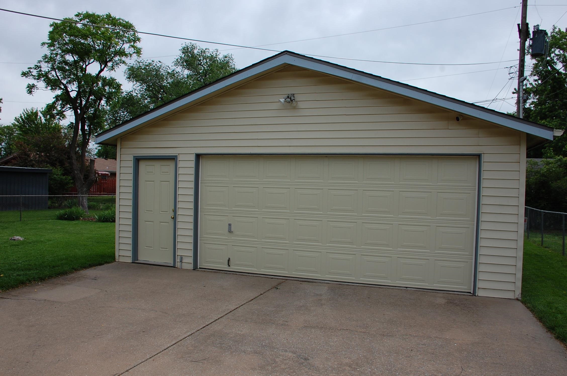 1926 N Gordon Wichita KS 67203