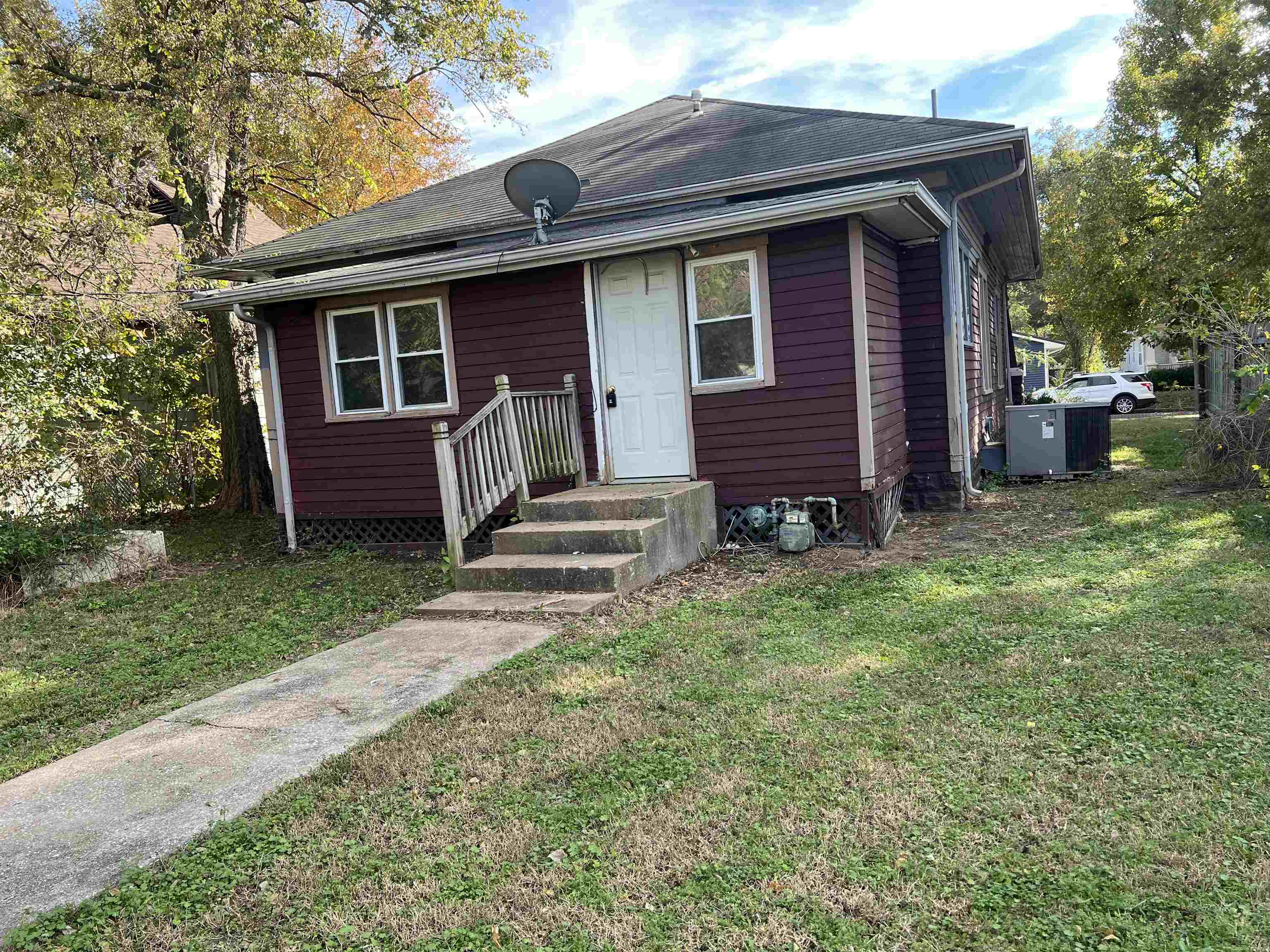 1204 E 11th Avenue Winfield KS 67156