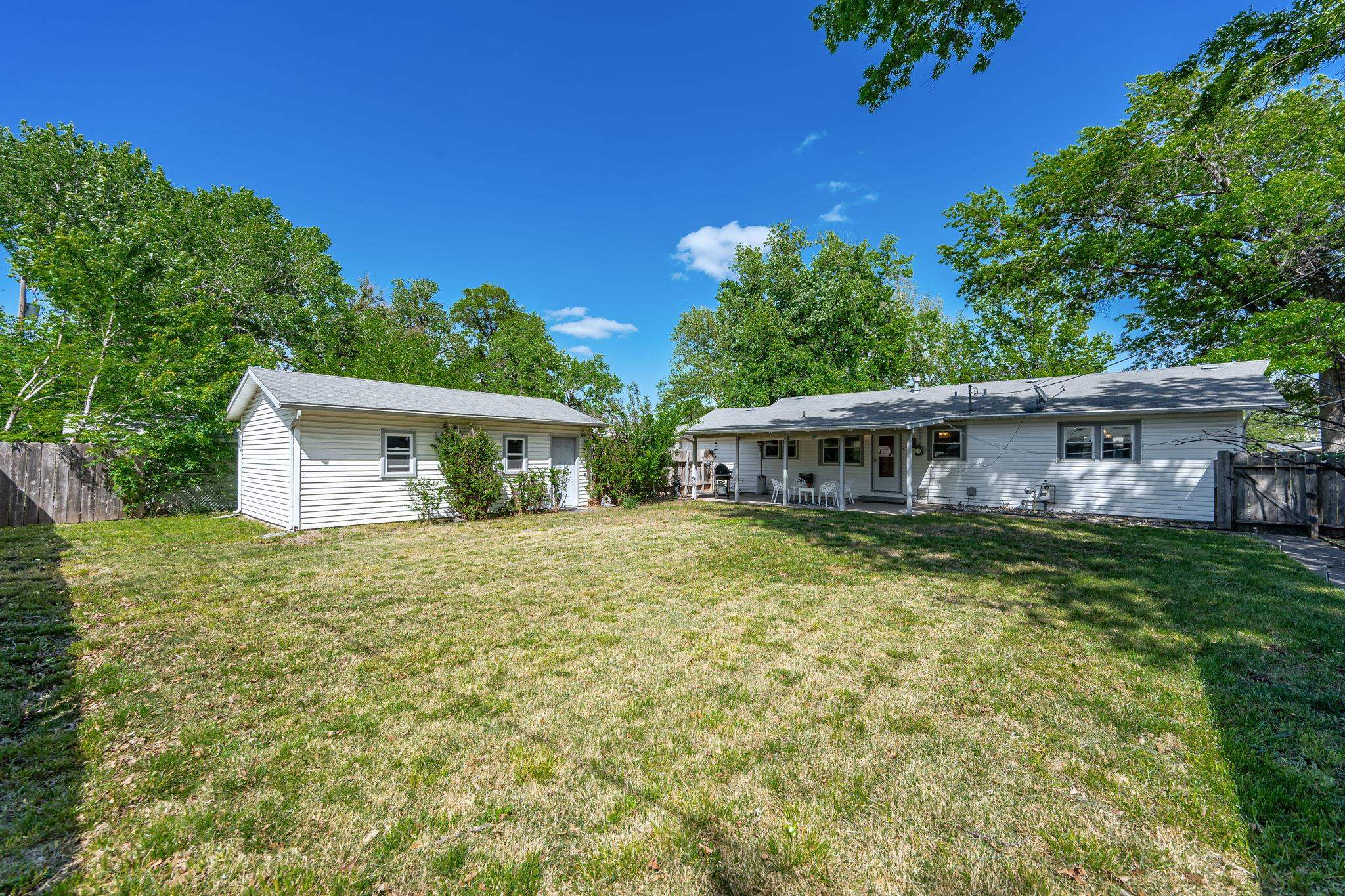 343 N Acadia Wichita KS 67212