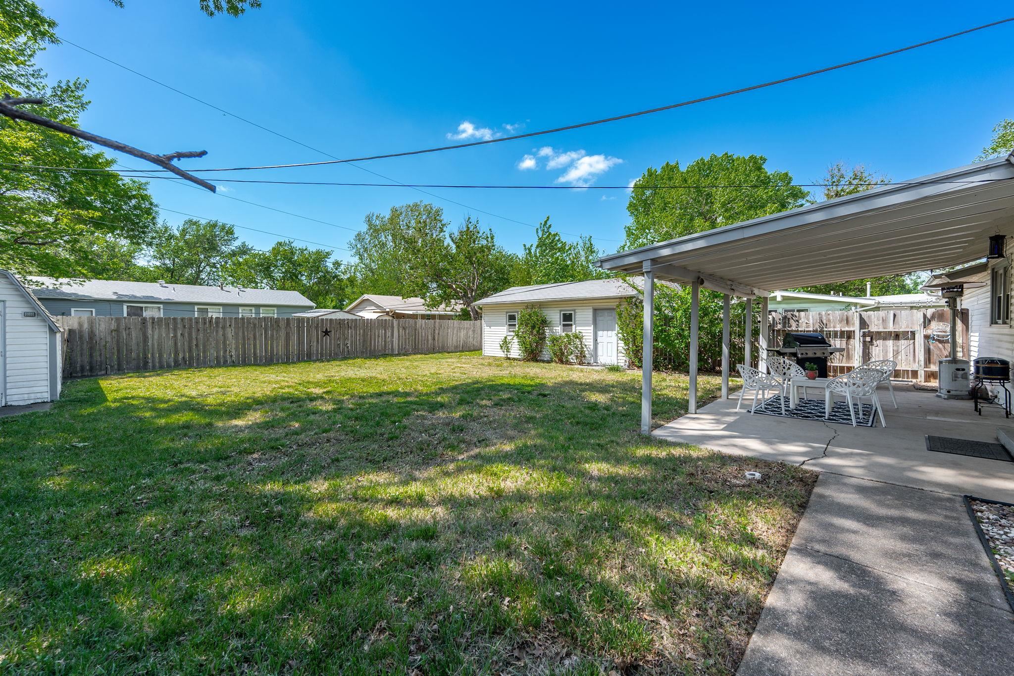 343 N Acadia Wichita KS 67212