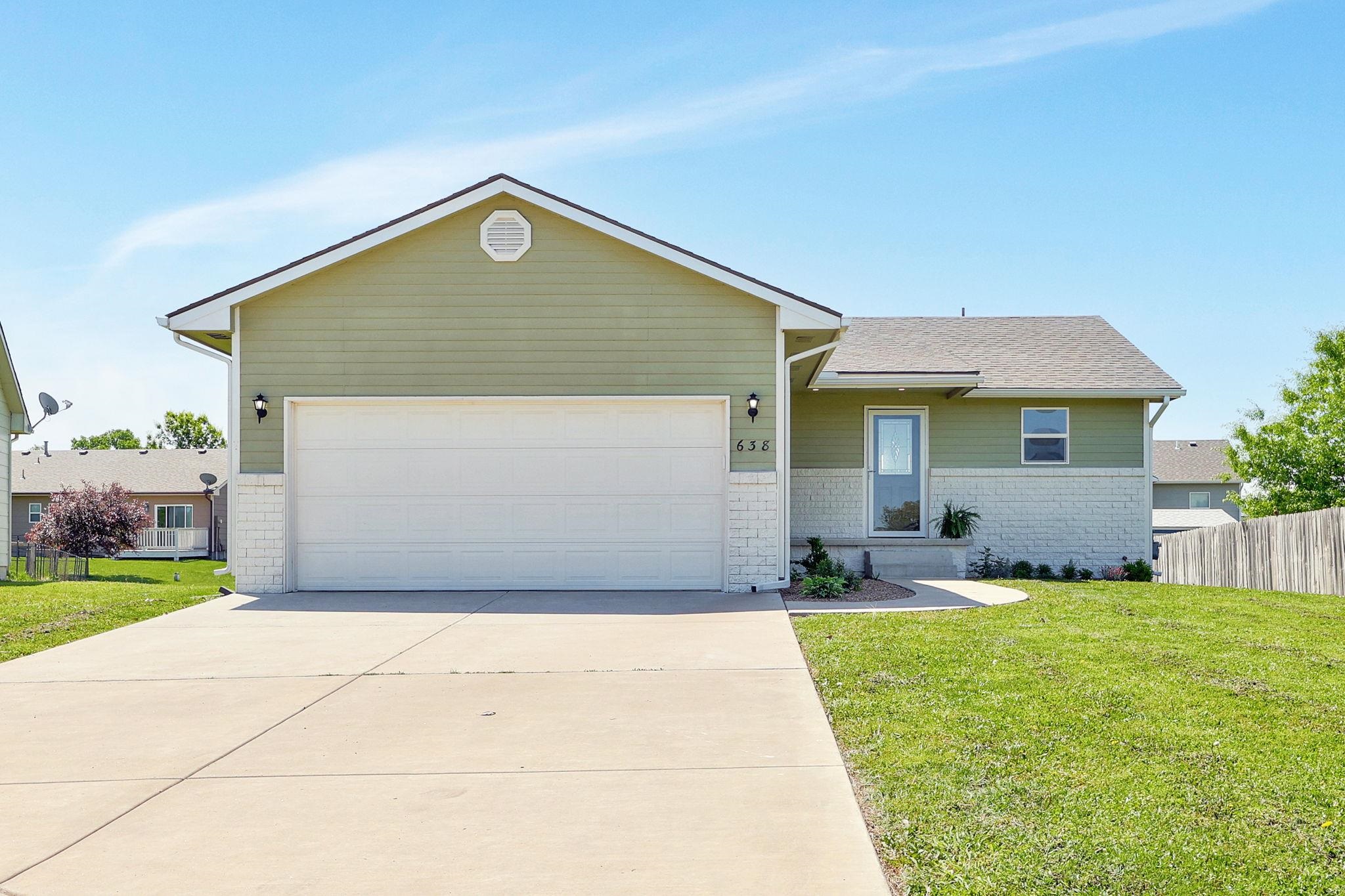 638 N Redbud Court Valley Center KS 67147