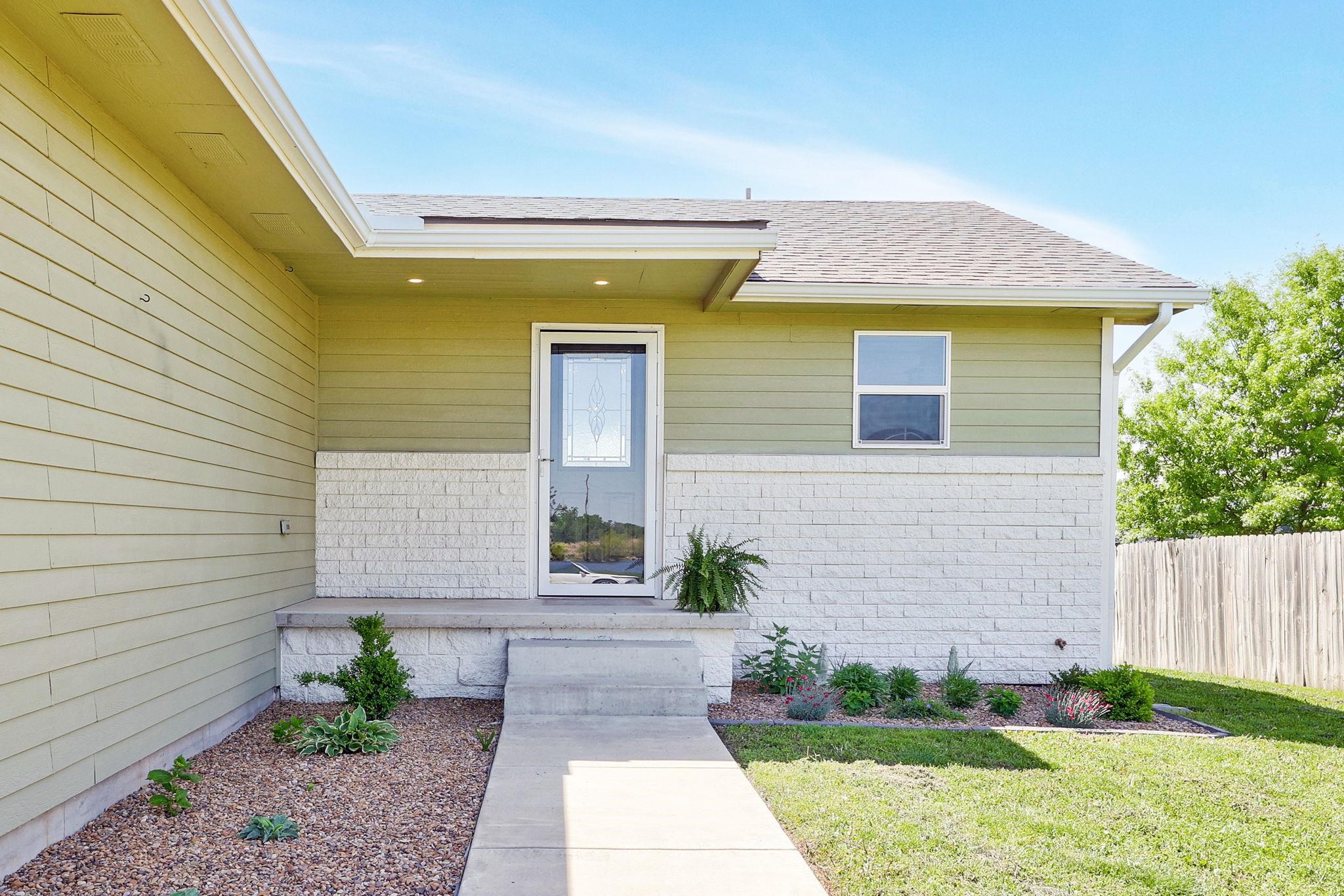 638 N Redbud Court Valley Center KS 67147