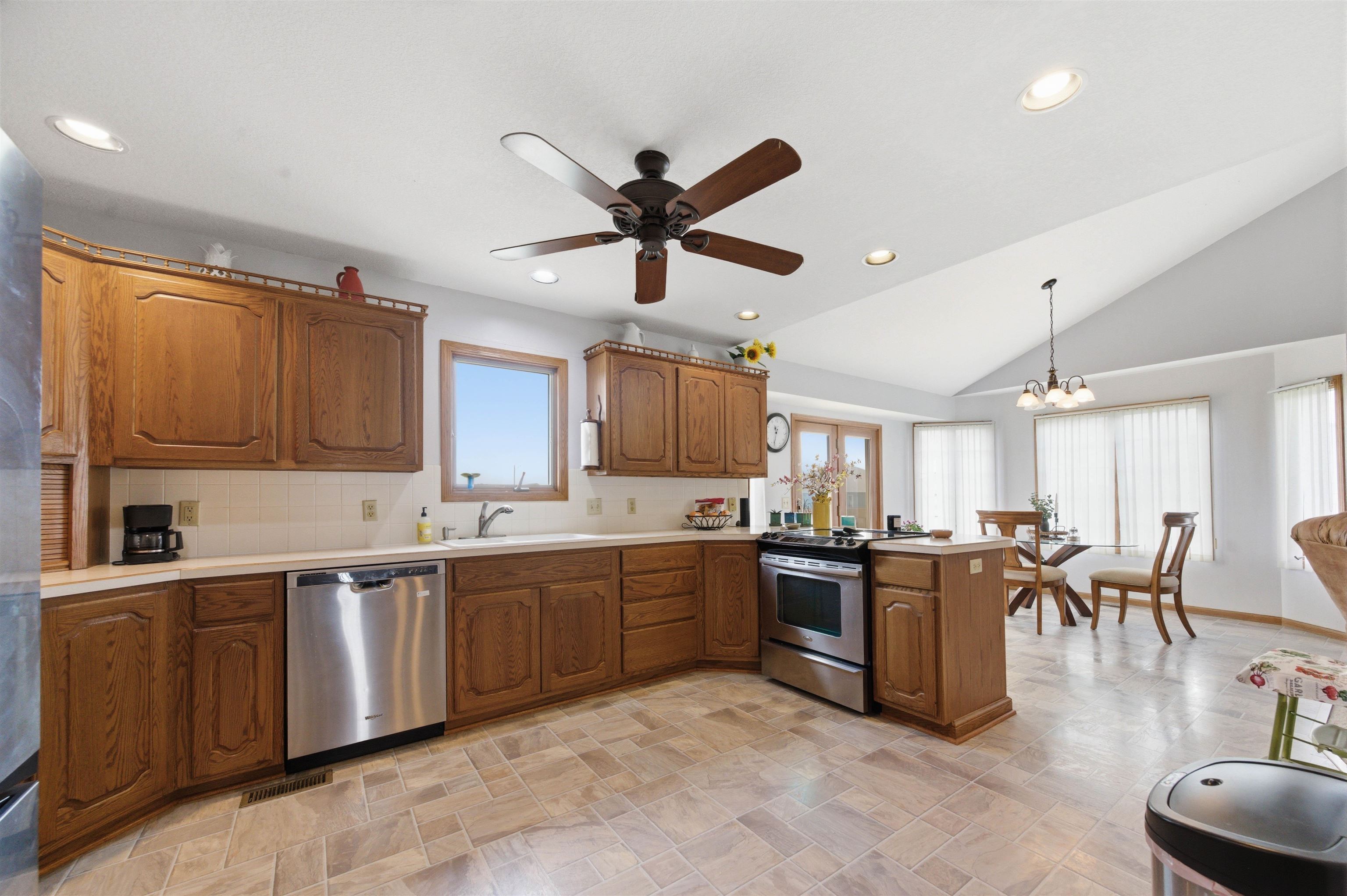 1216 S Chestnut Street Halstead KS 67056