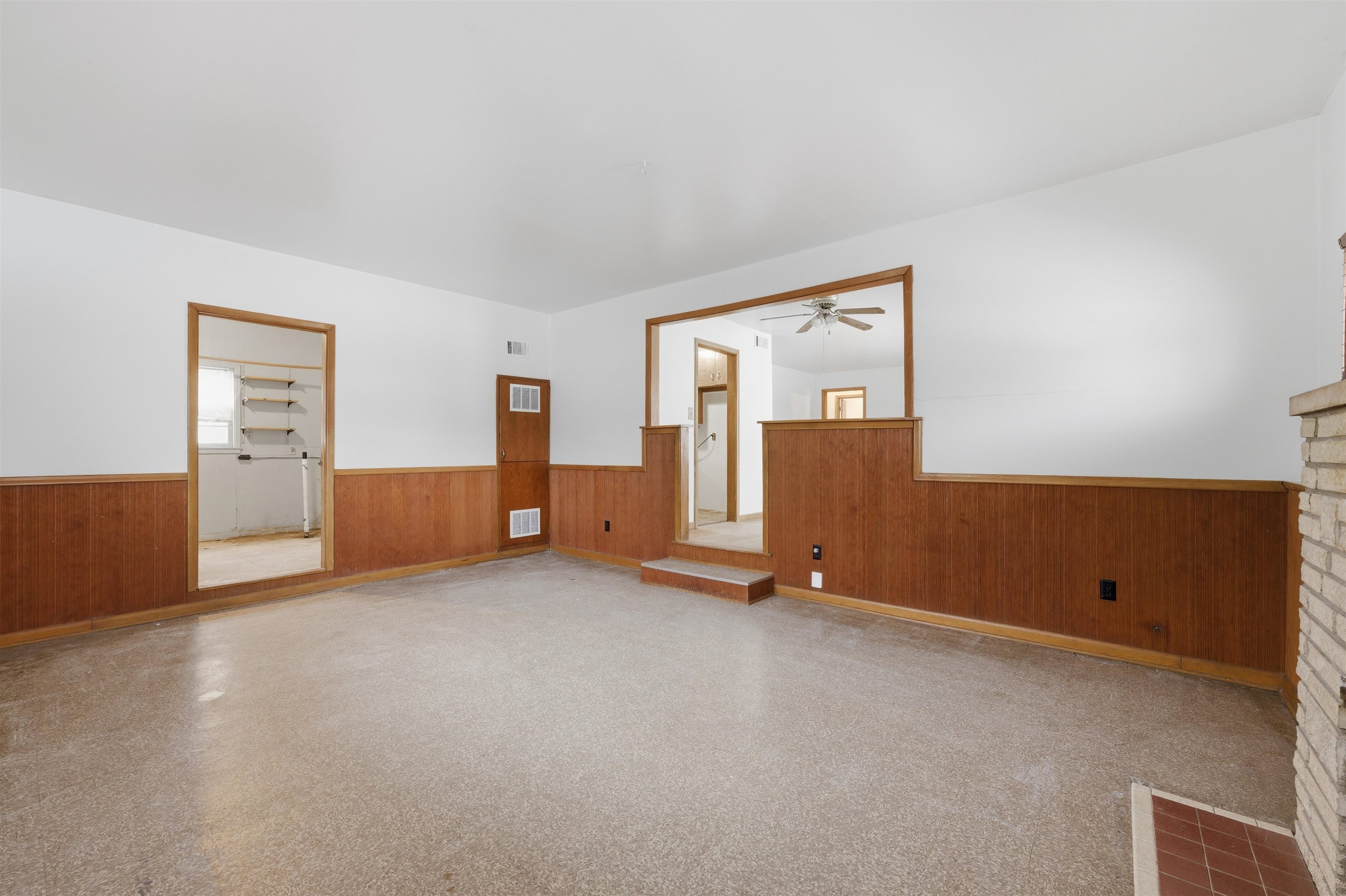 1216 S Chestnut Street Halstead KS 67056