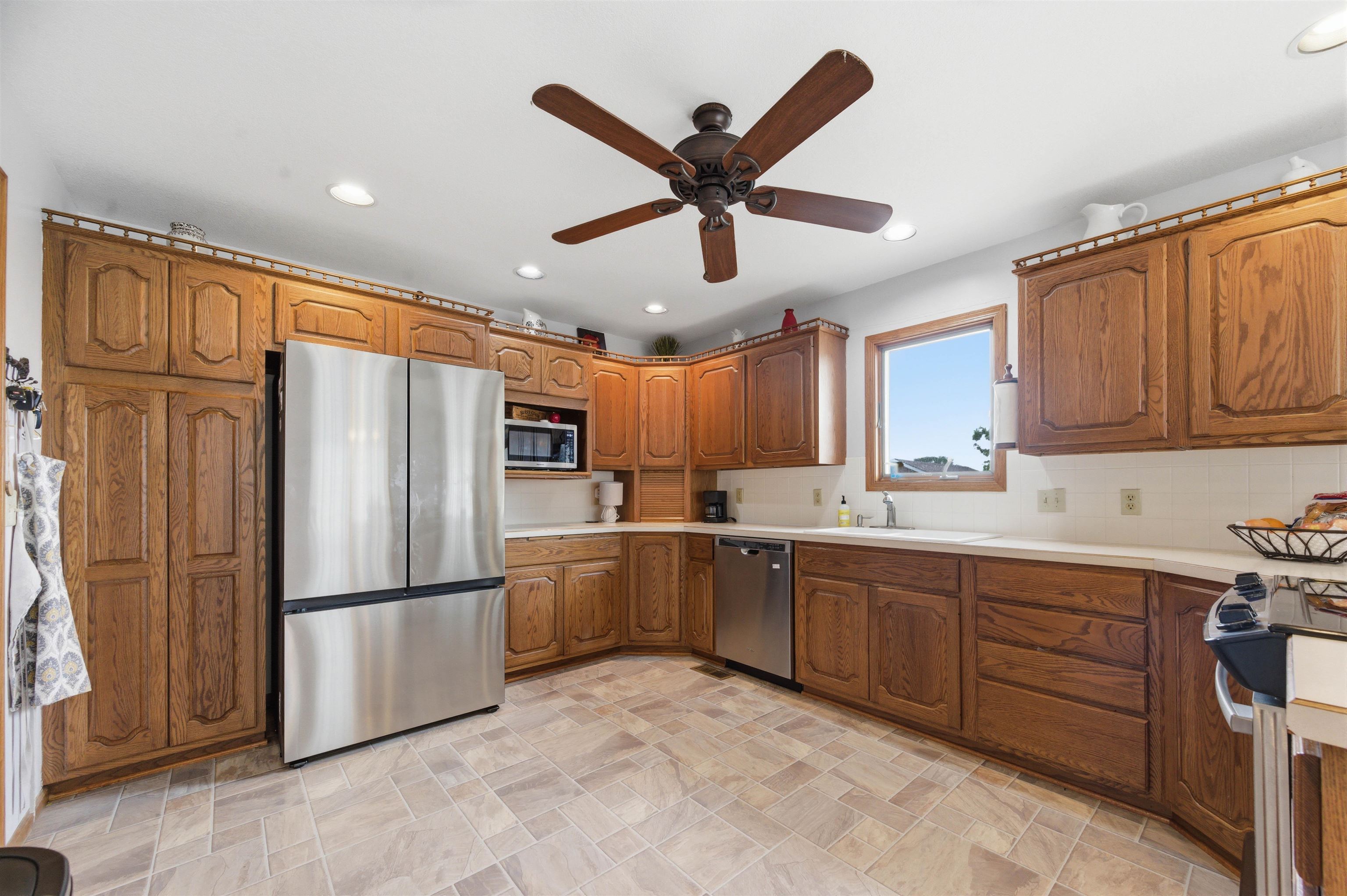 1216 S Chestnut Street Halstead KS 67056