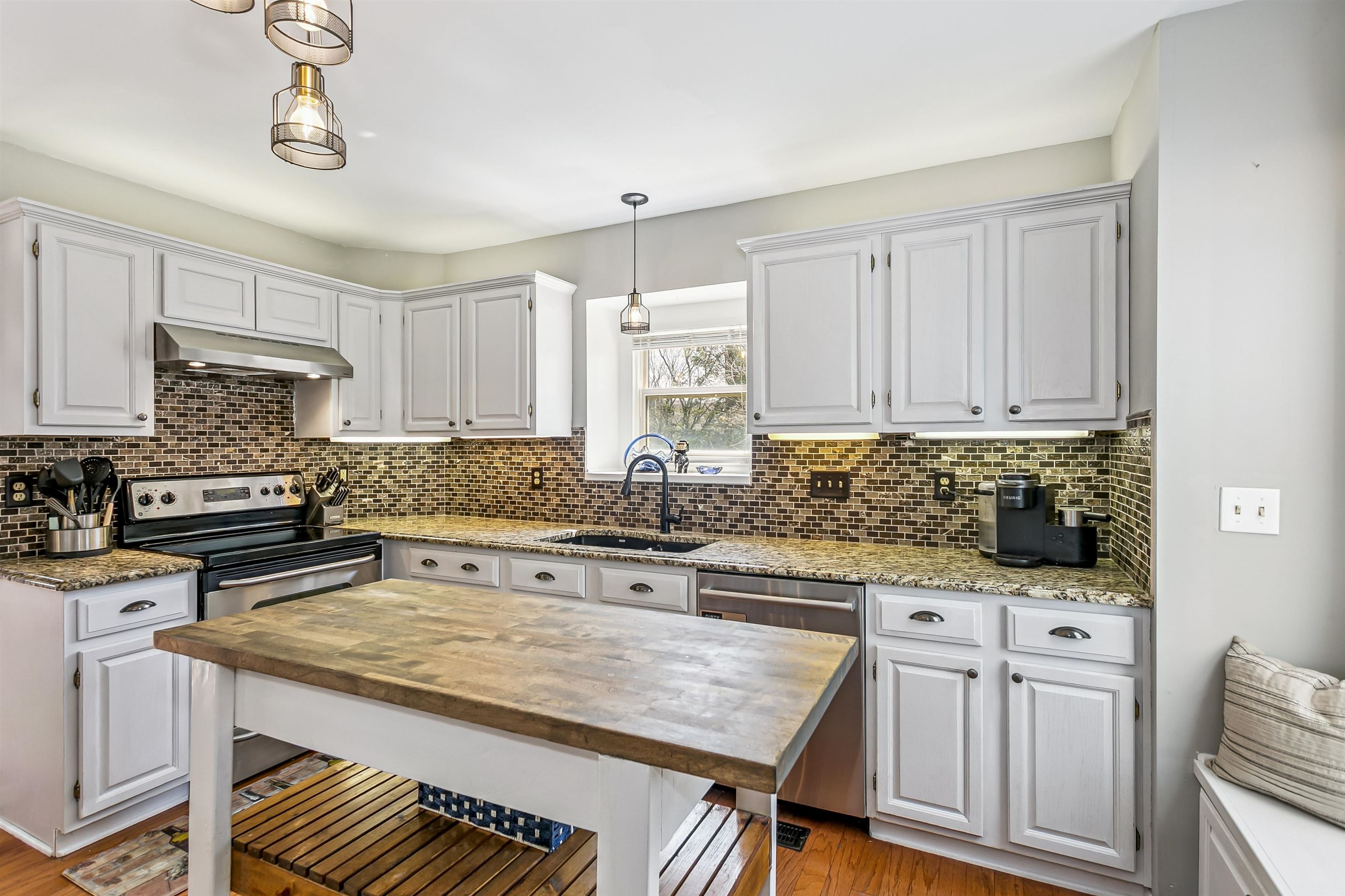 465 S Limuel Court Wichita KS 67235