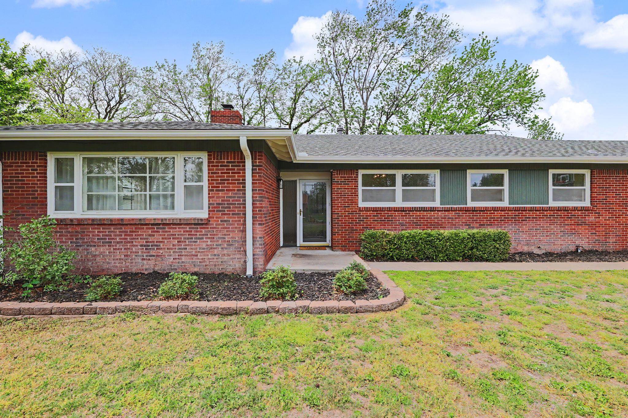 1649 N Womer Drive Wichita KS 67203