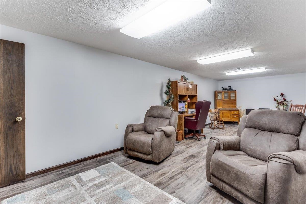 10 N Stadium Haven KS 67543