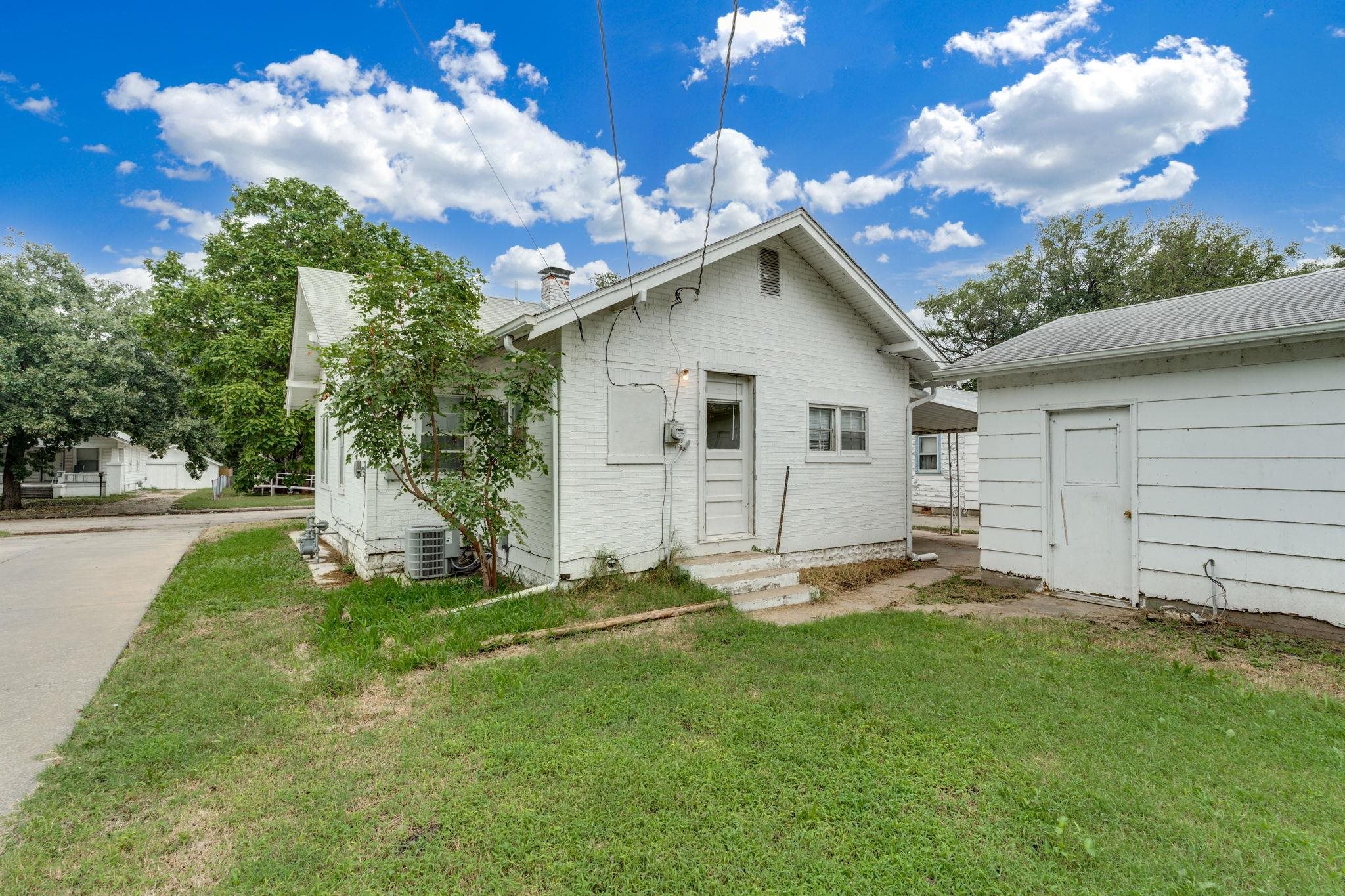2041 S Wichita Street Wichita KS 67213-4922