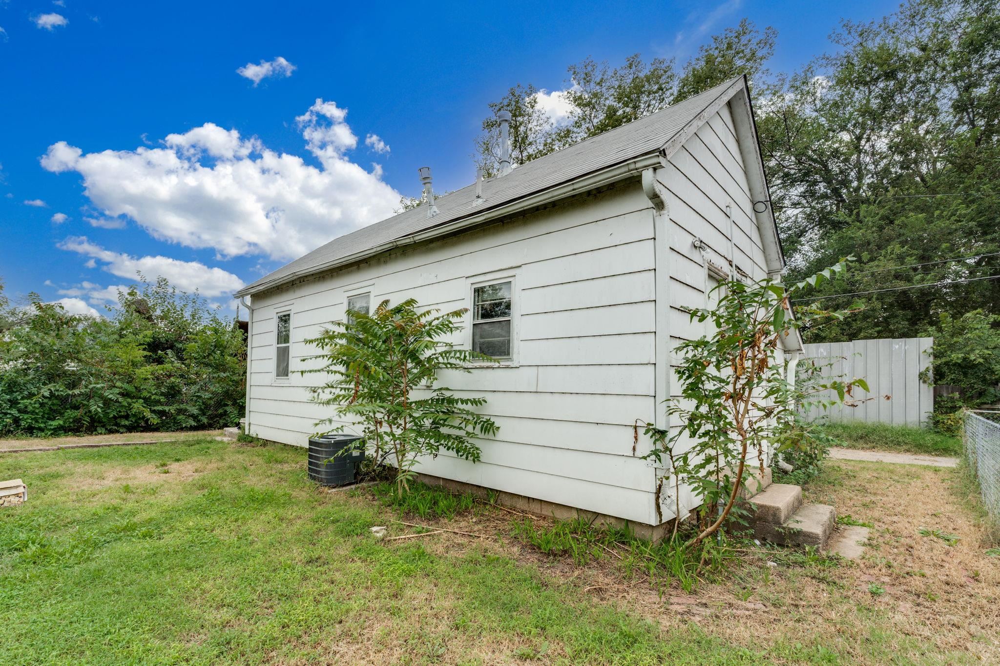 2041 S Wichita Street Wichita KS 67213-4922