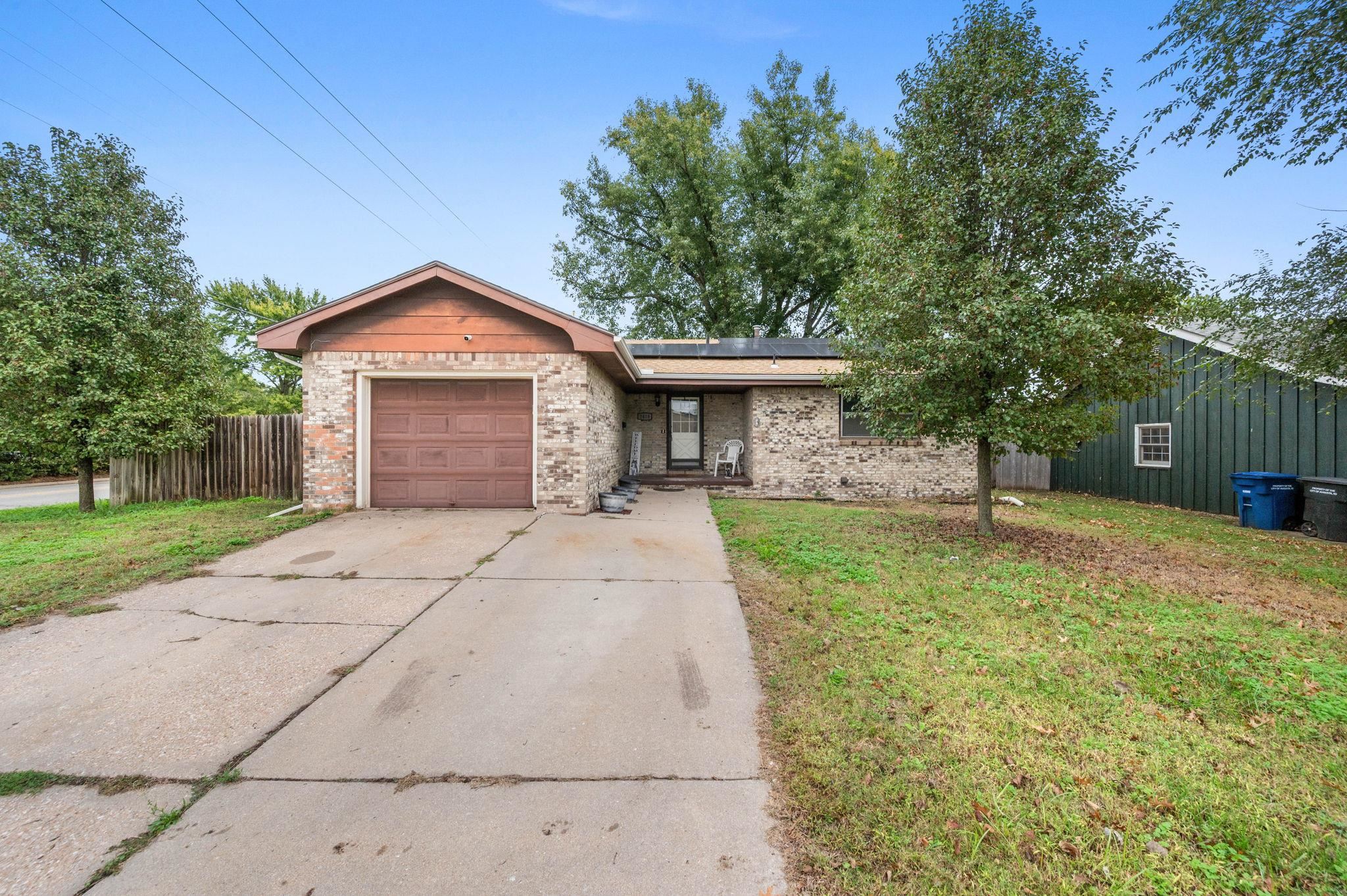 1418 Money Street Augusta KS 67010