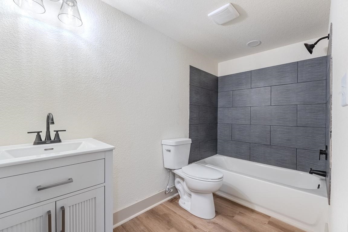 215 W Harrington Augusta KS 67010