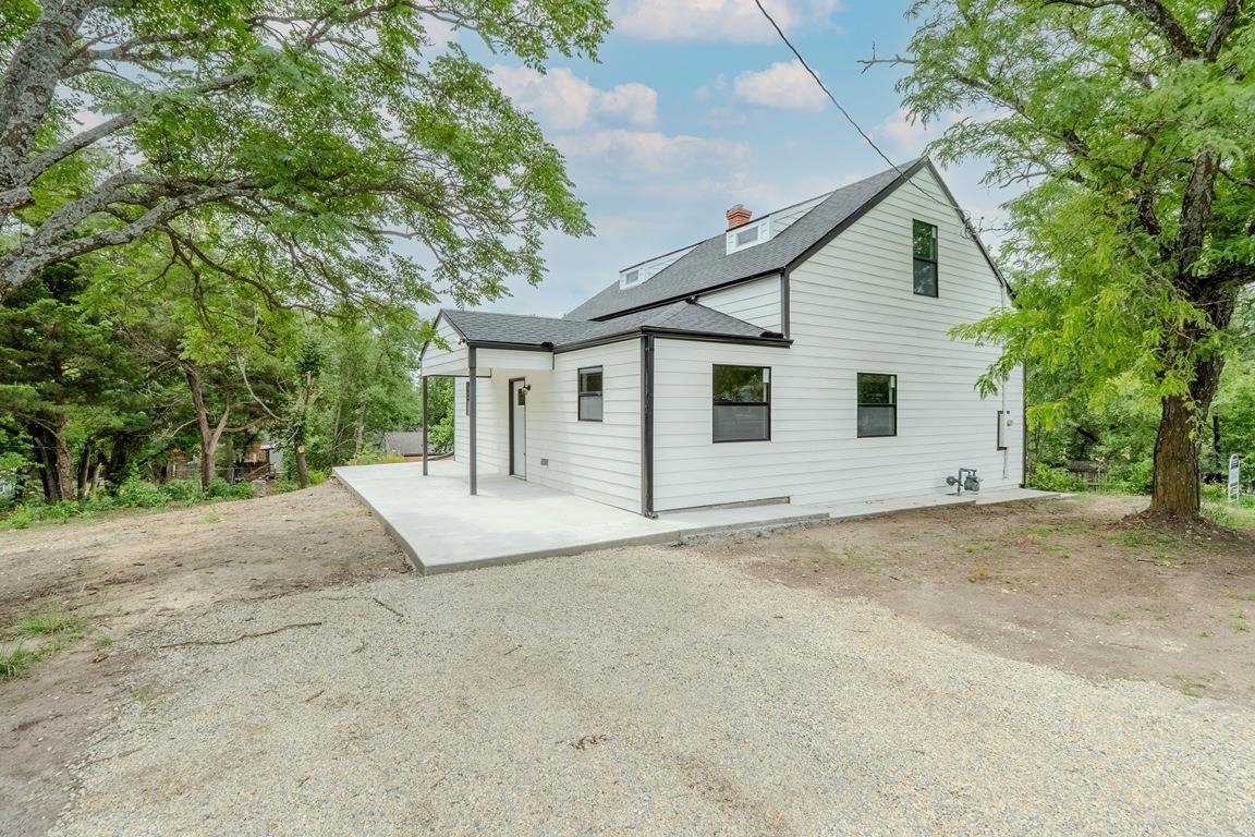 215 W Harrington Augusta KS 67010