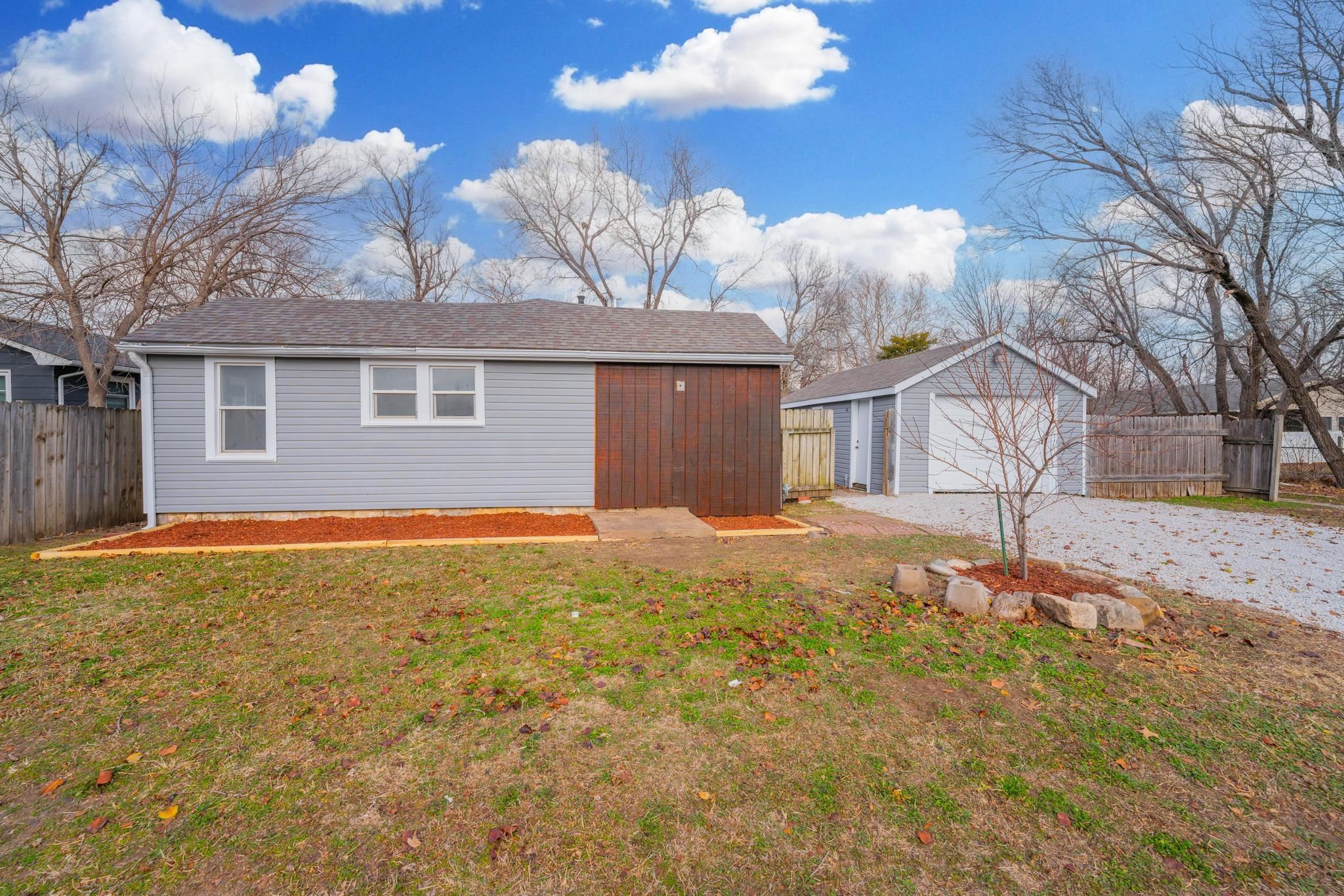 422 W 2nd Avenue Goddard KS 67052