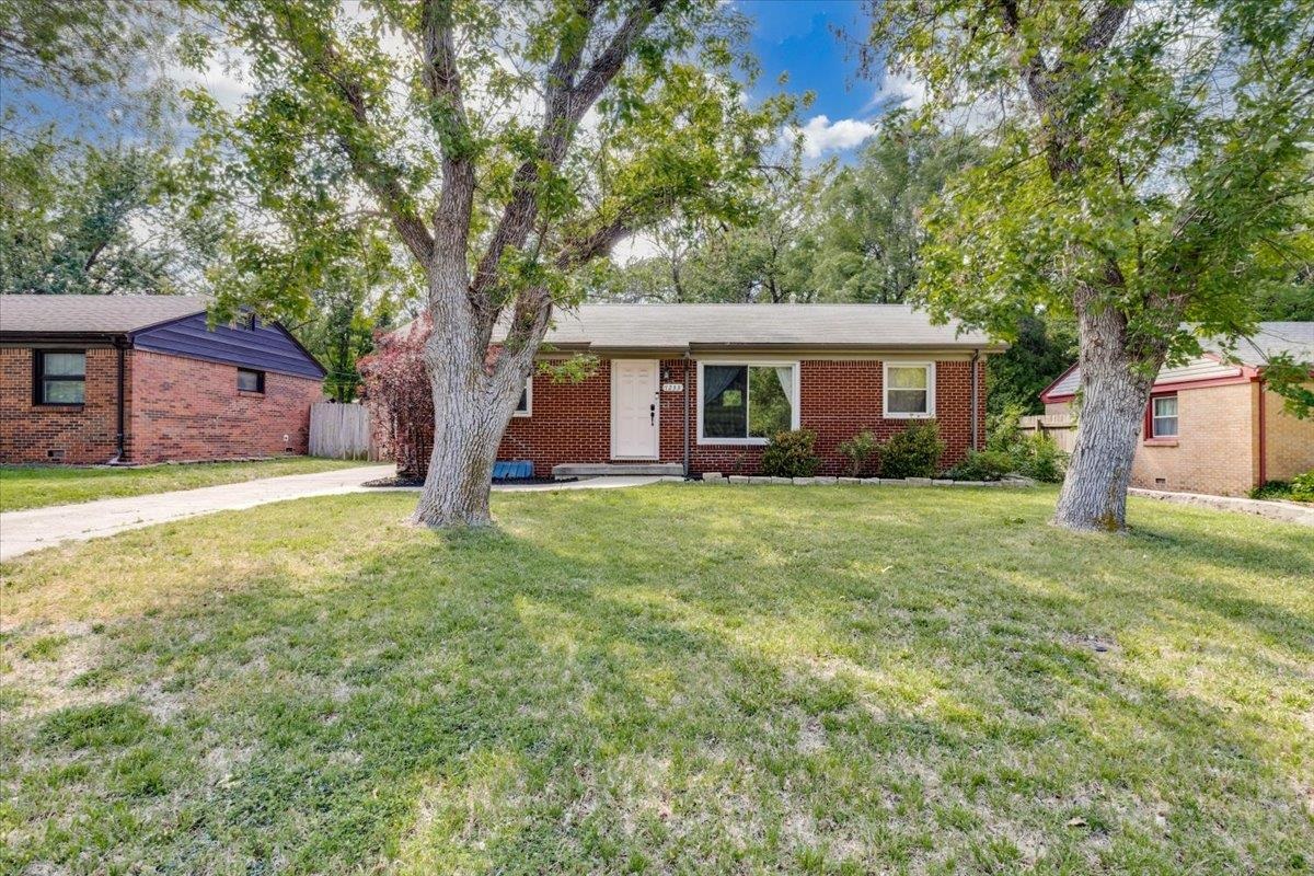 1233 N Woodlawn Boulevard Derby KS 67037