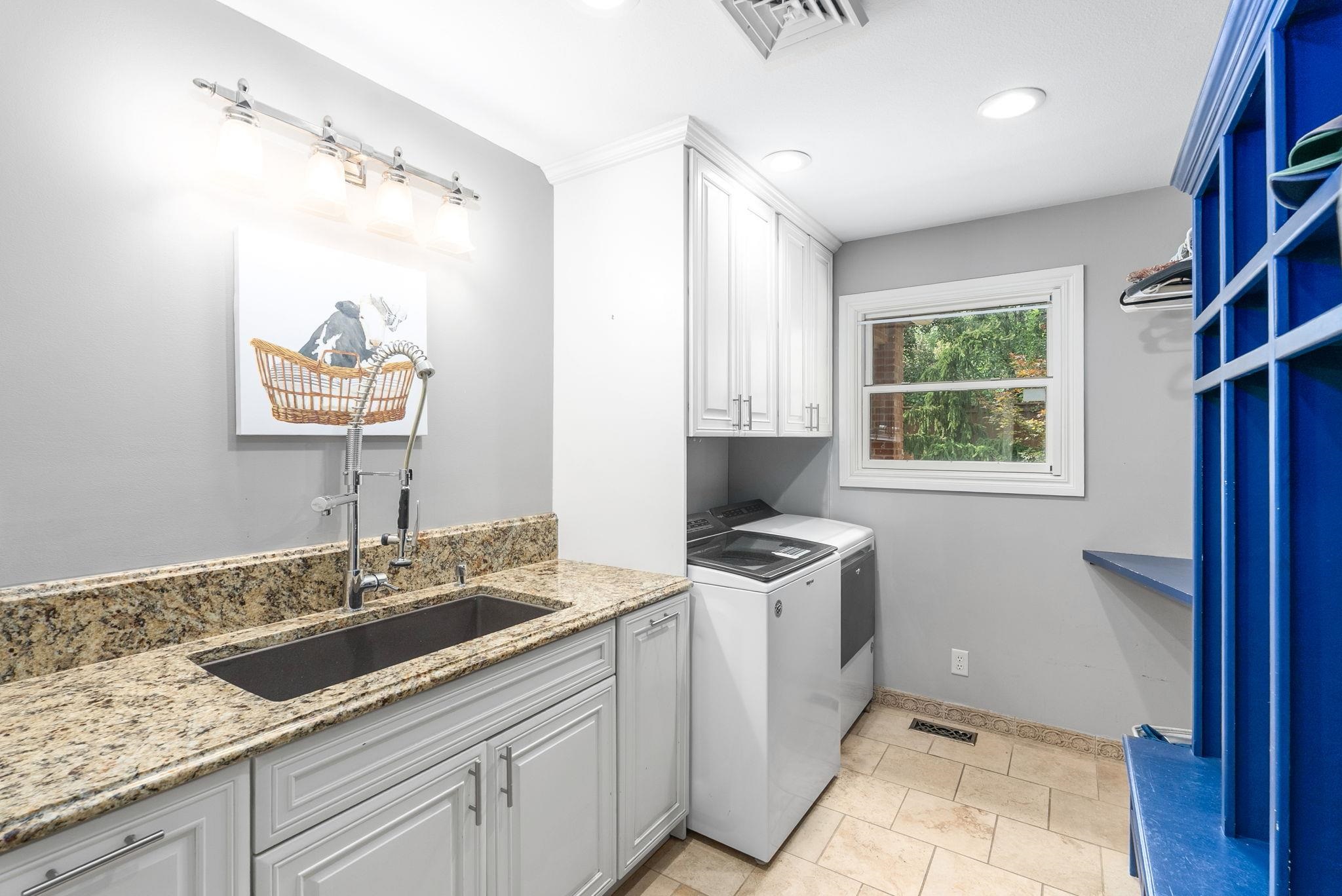 689 N Broadmoor Wichita KS 67206