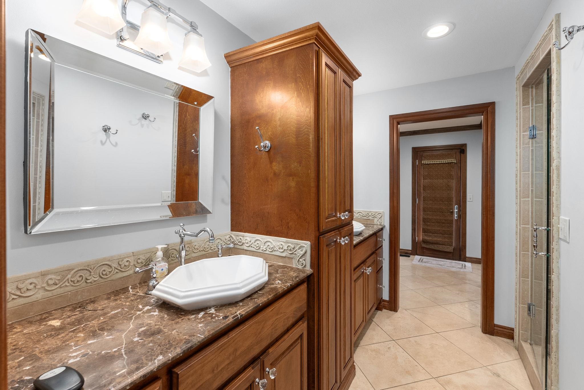 689 N Broadmoor Wichita KS 67206