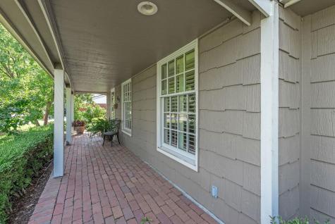 689 N Broadmoor Wichita KS 67206