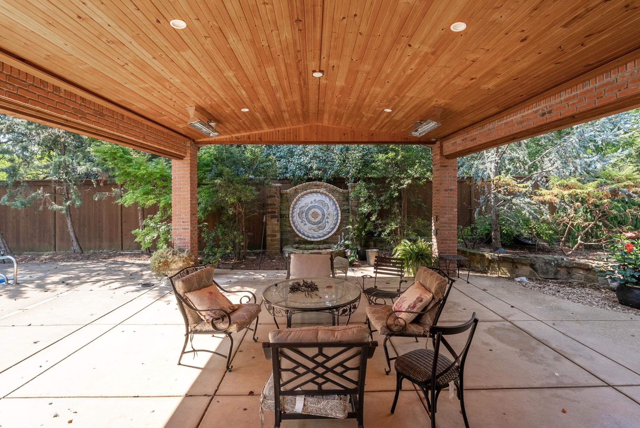 689 N Broadmoor Wichita KS 67206