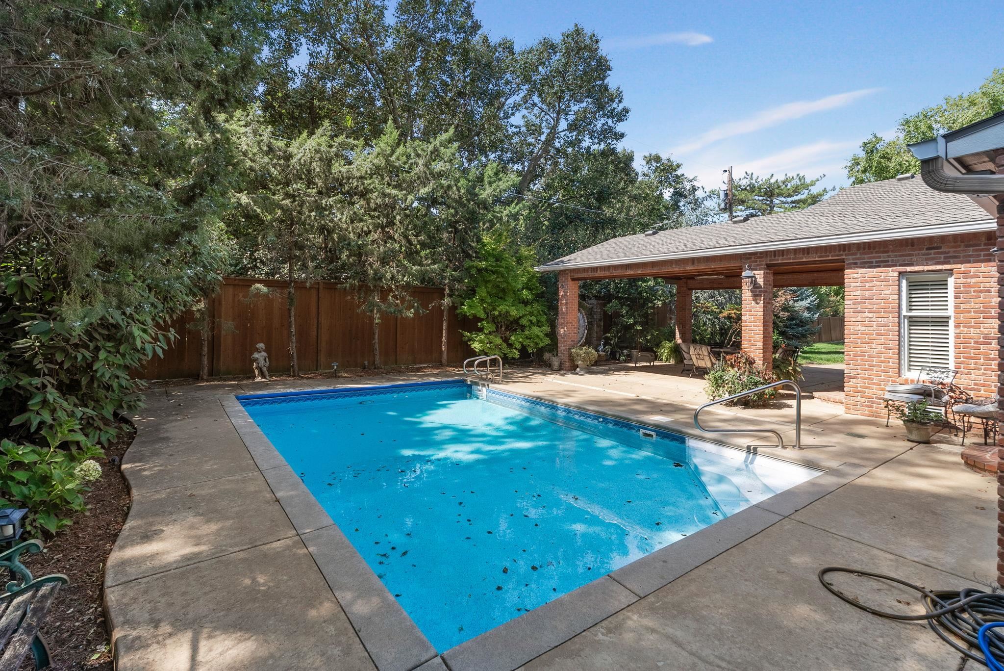 689 N Broadmoor Wichita KS 67206