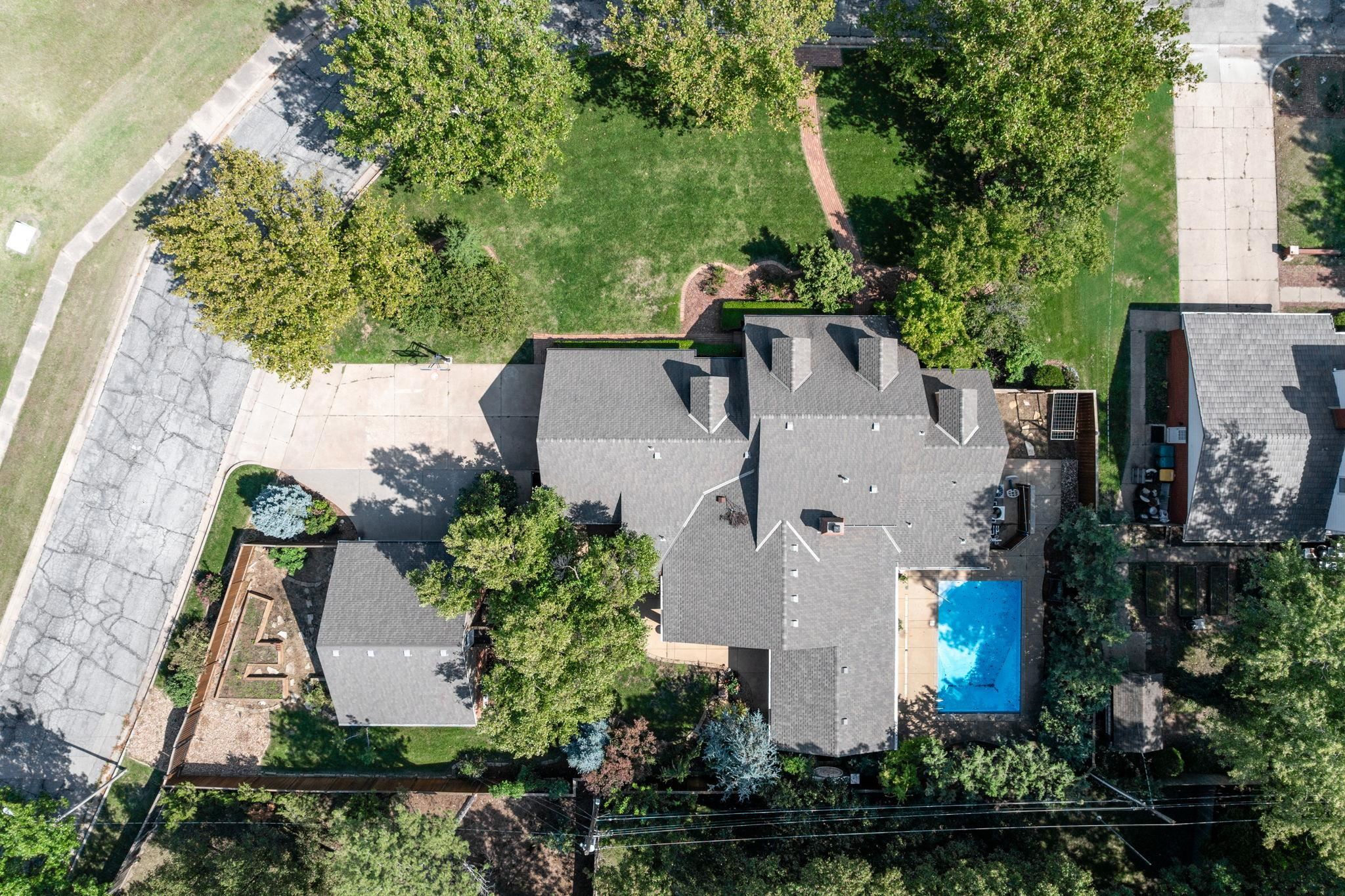 689 N Broadmoor Wichita KS 67206