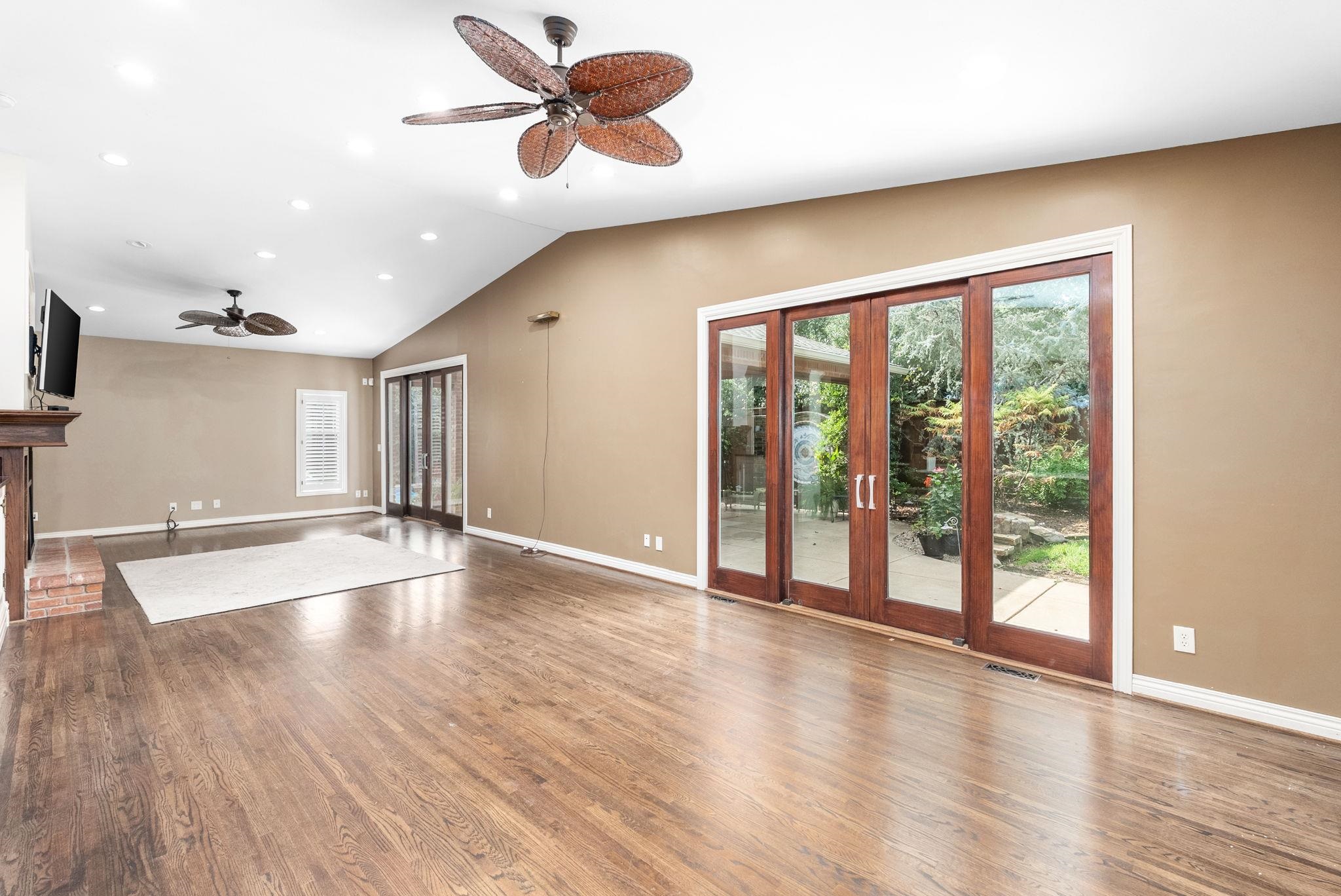 689 N Broadmoor Wichita KS 67206