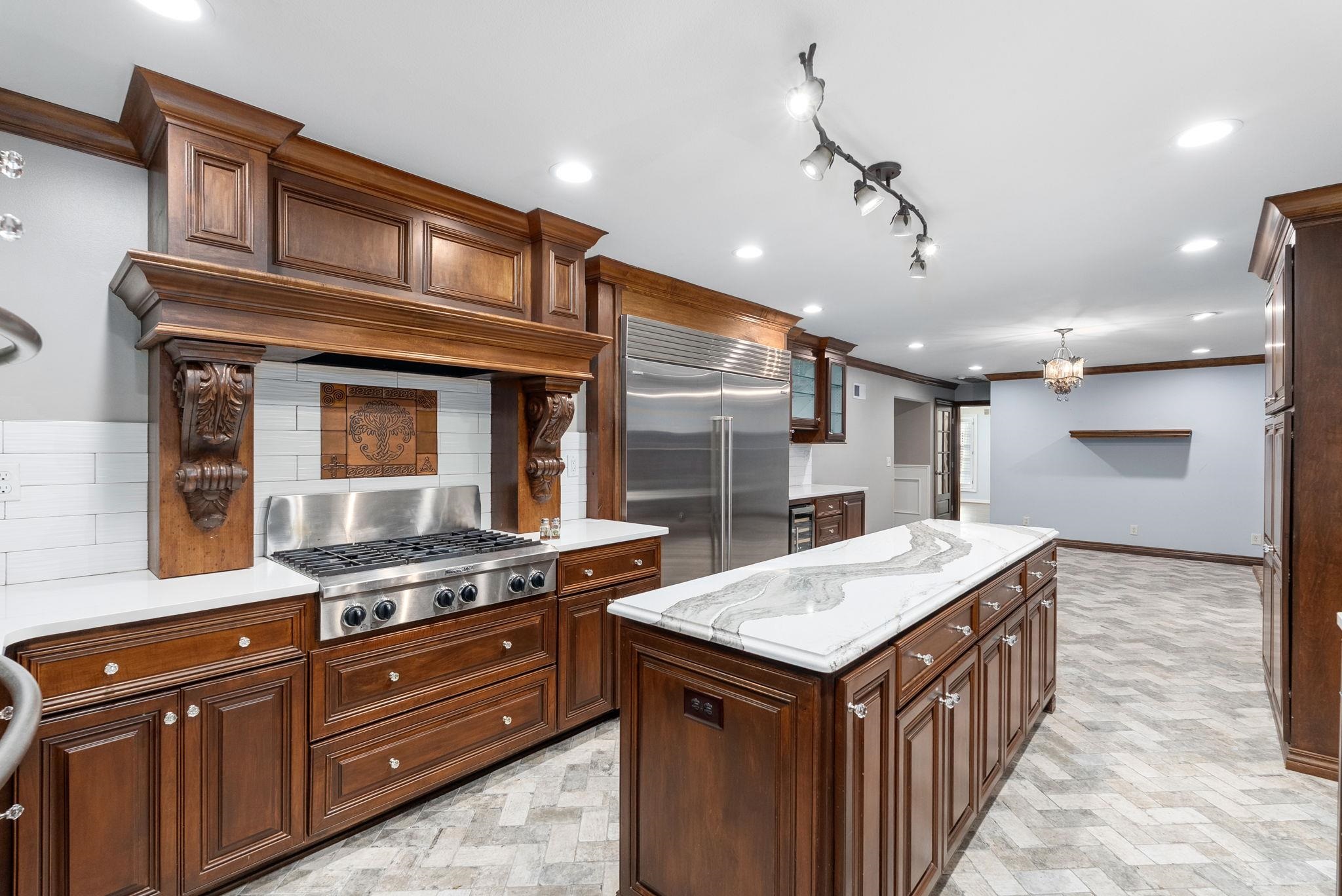 689 N Broadmoor Wichita KS 67206
