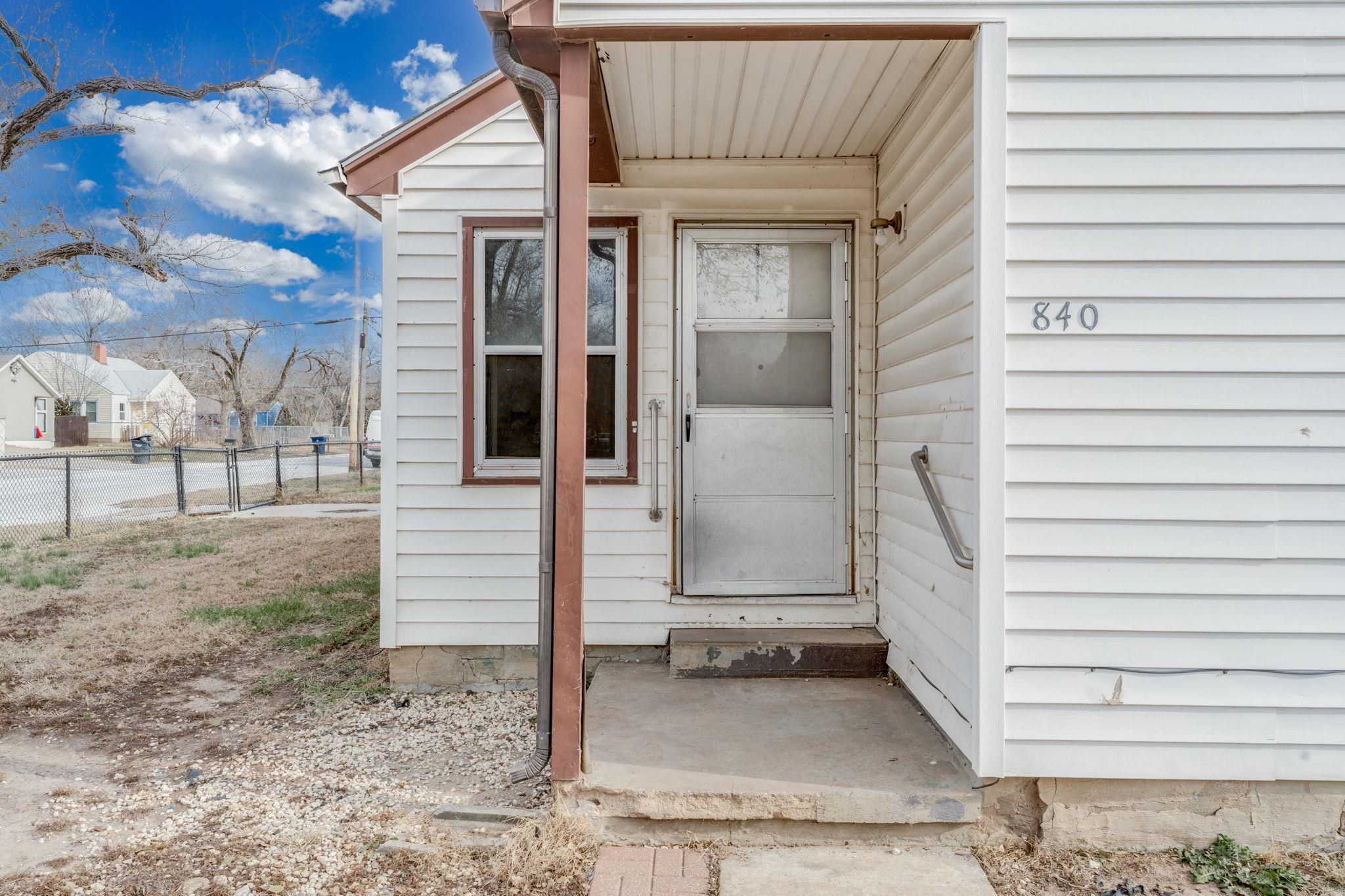 840 N Poplar Wichita KS 67214
