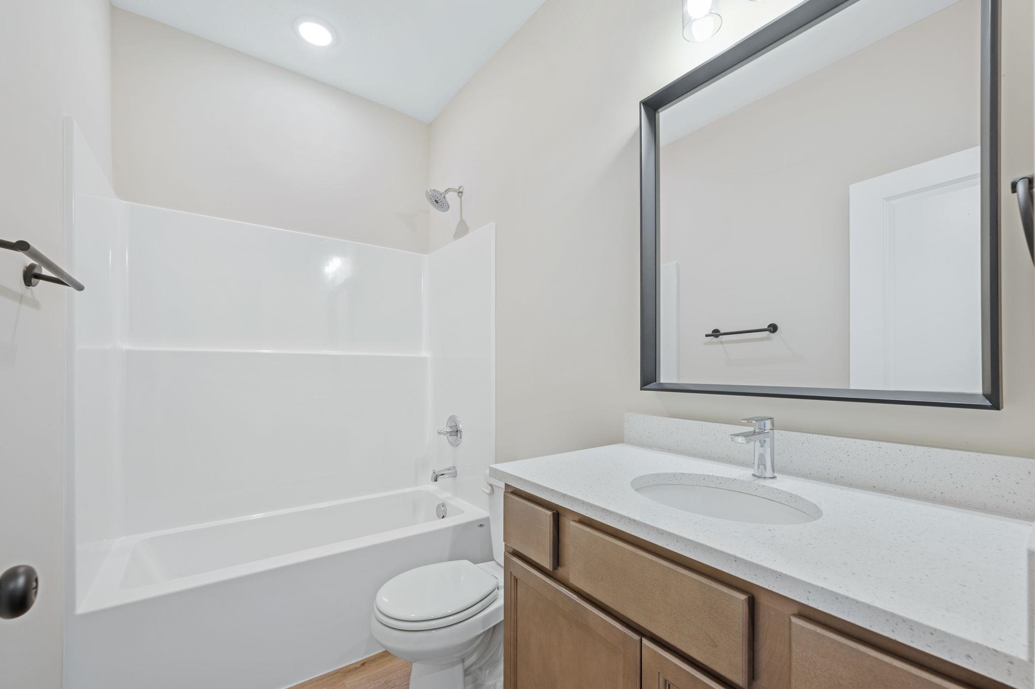471 E Harper Street Valley Center KS 67147-8948