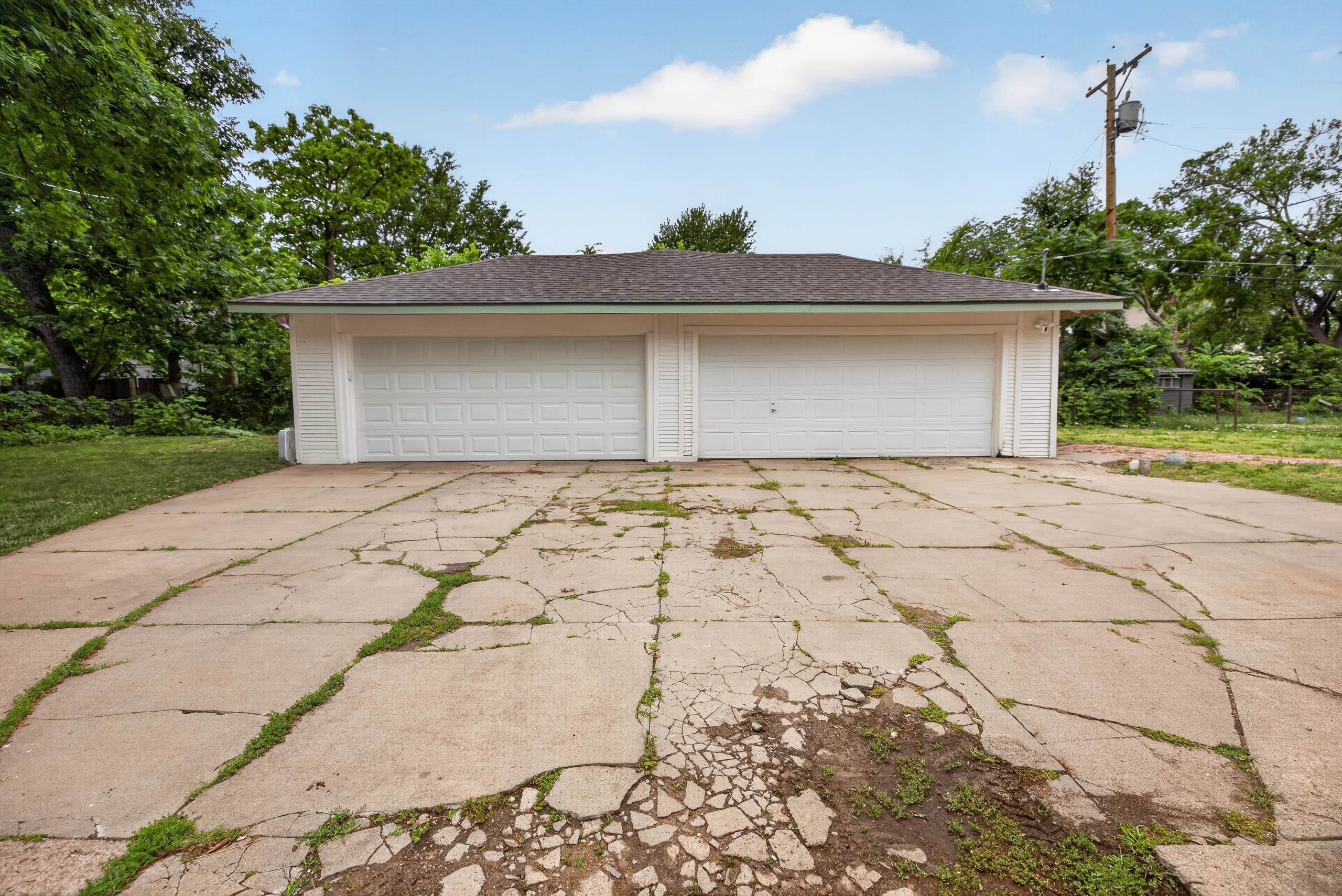 135 S Volustia Avenue Wichita KS 67211