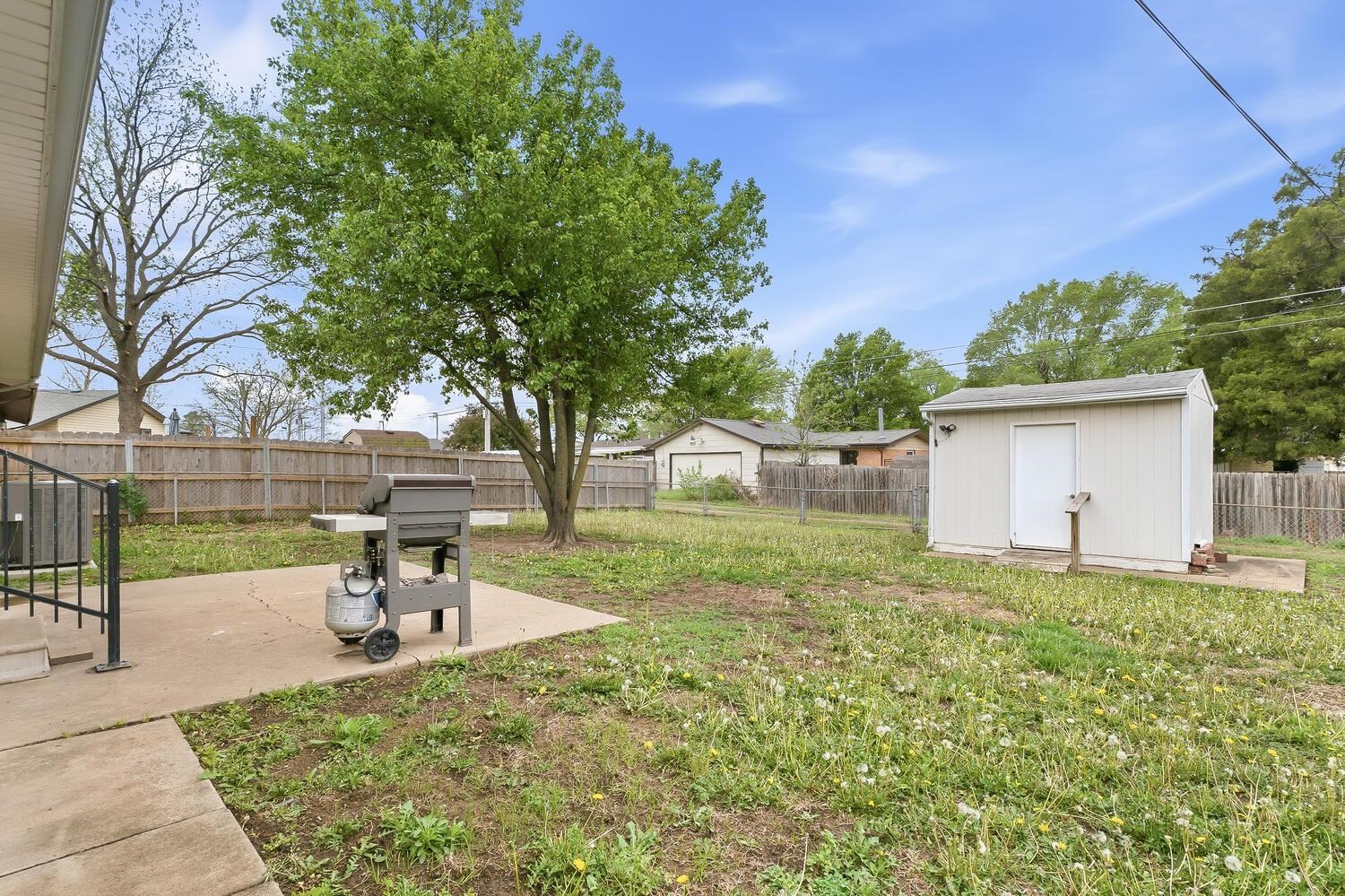 1913 Cron Street Augusta KS 67010
