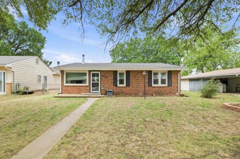 2110 Oak Street Harper KS 67058