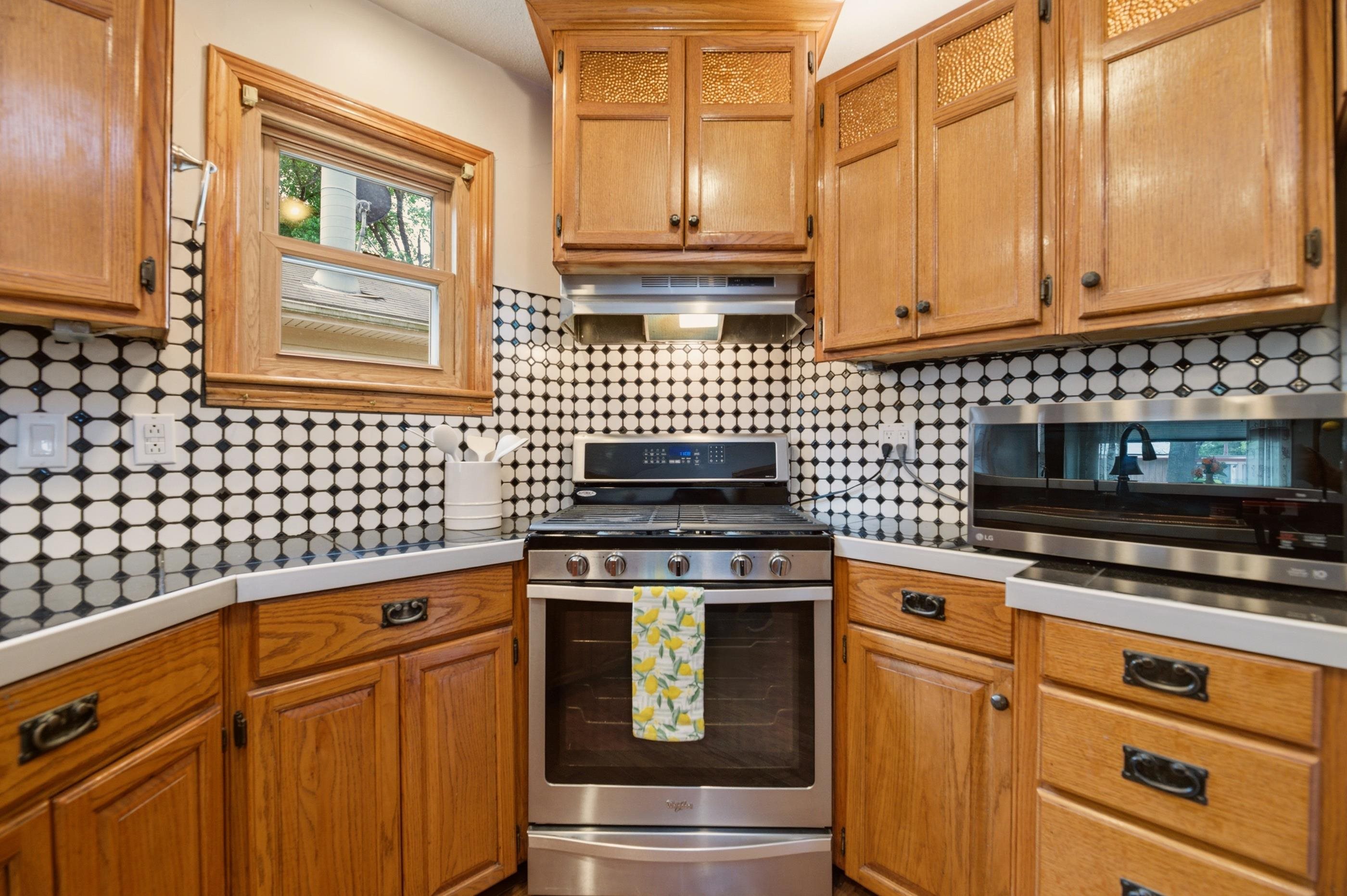 2110 Oak Street Harper KS 67058