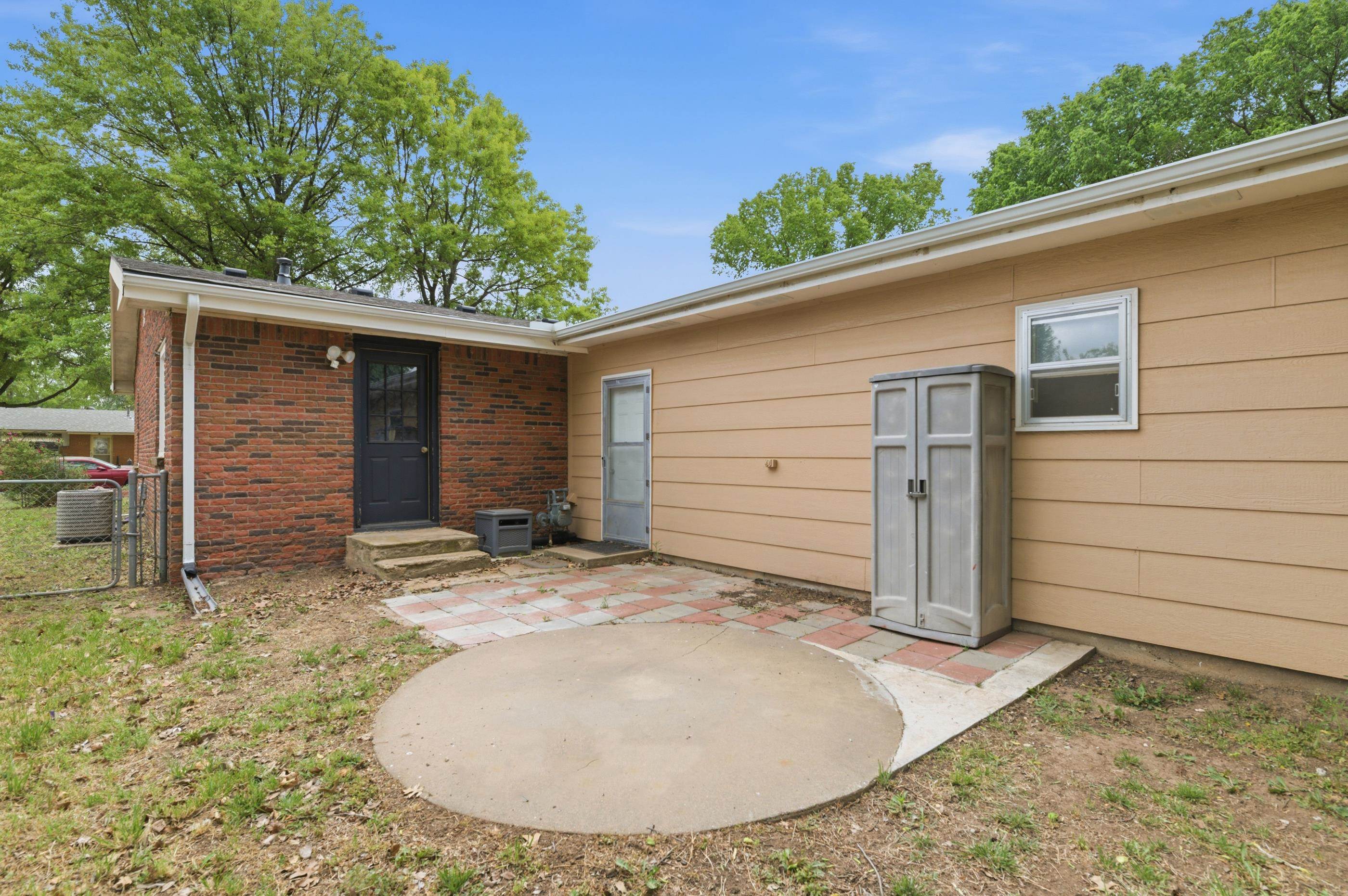 2110 Oak Street Harper KS 67058