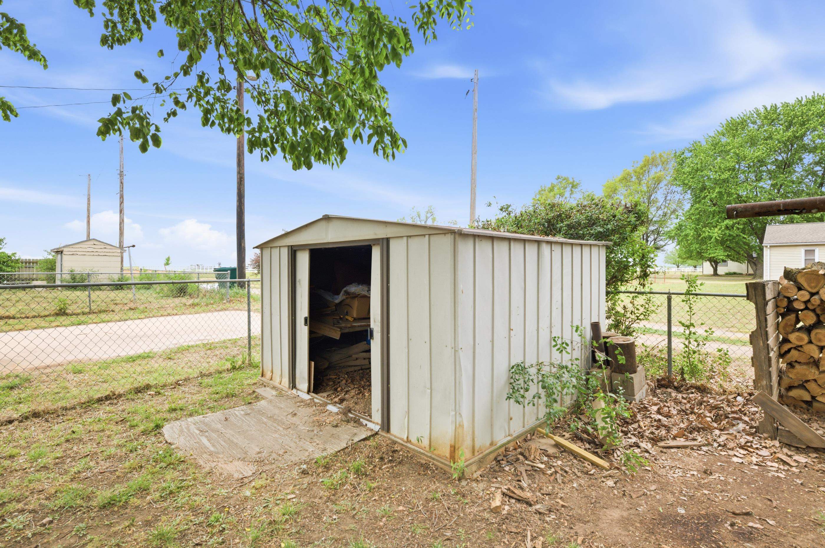 2110 Oak Street Harper KS 67058